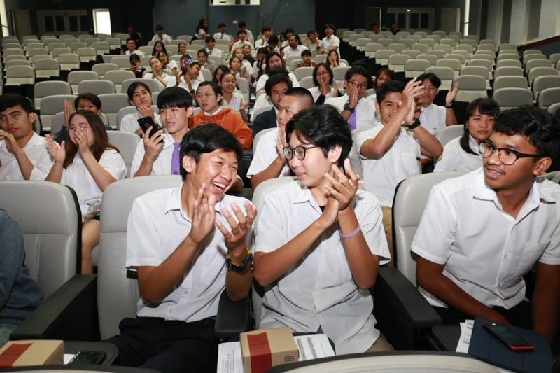 การประกาศผลและมอบรางวัล โครงการประกวดหนังสั้นและคลิปวีดิโอ “เพื่อโลก เพื่อคุณ”