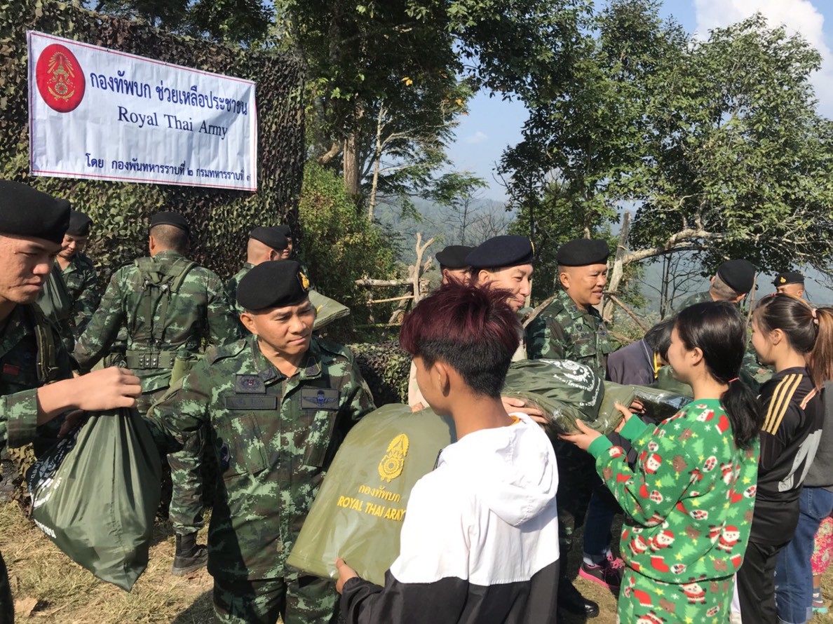 ศูนย์อำนวยการโครงการกำจัดพืชเสพติด กองทัพภาคที่ 3 โดยกองทัพน้อยที่ 3 ตรวจเยี่ยมการตัดทำลายไร่ฝิ่นพื้นที่ดอยผาแดง อ.เชียงดาว จังหวัดเชียงใหม่ ศูนย์อำนวยการโครงการกำจัดพืชเสพติด กองทัพภาคที่ 3 โดยกองทัพน้อยที่ 3 ตรวจเยี่ยมการตัดทำลายไร่ฝิ่นพื้นที่ดอยผาแดง อ.เชียงดาว จังหวัดเชียงใหม่
