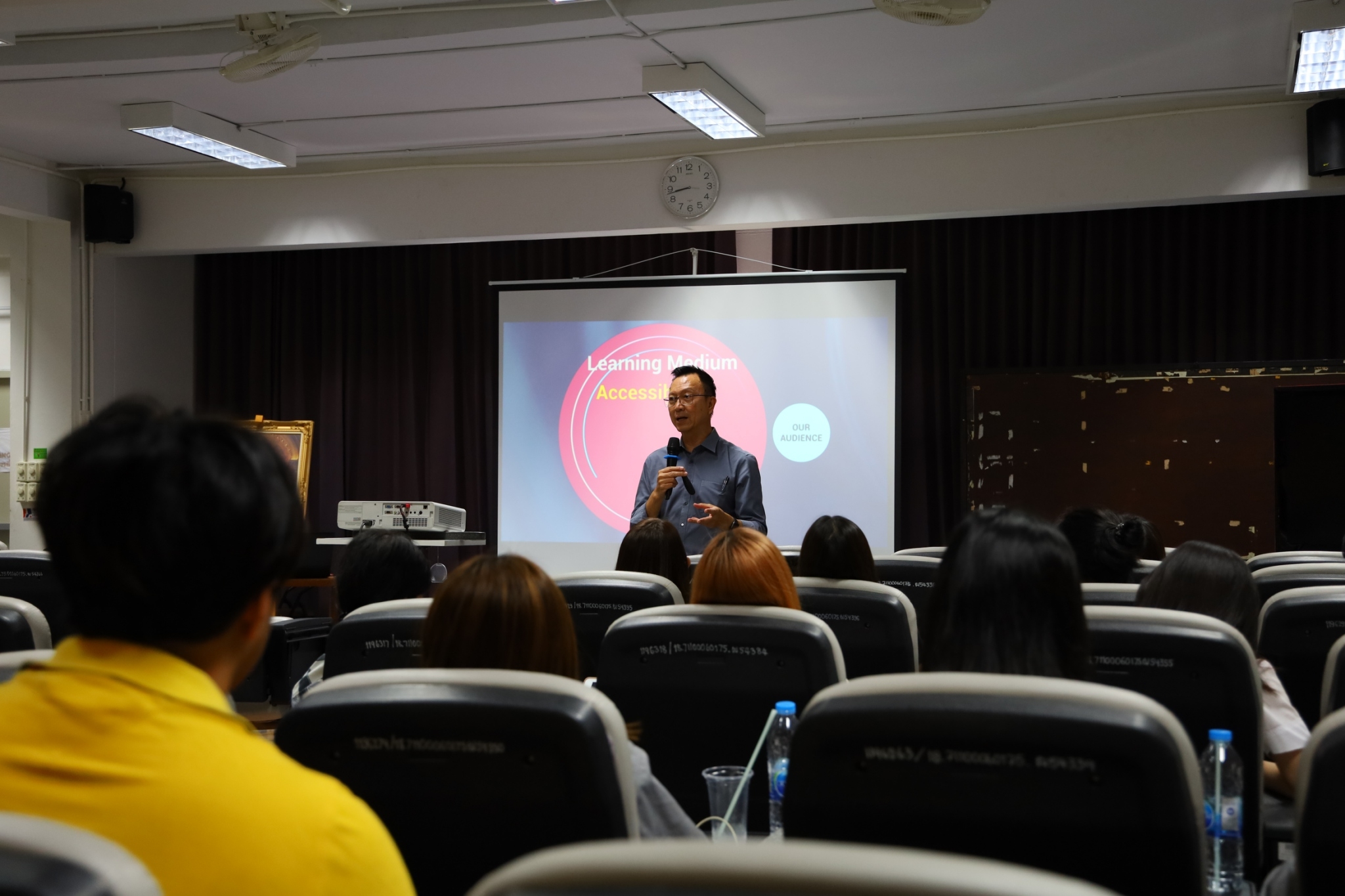 FM100 ร่วมกับ แขนงวิชาวิทยุกระจายเสียง จัดอบรมการผลิตรายการ Podcast FM100 ร่วมกับ แขนงวิชาวิทยุกระจายเสียง จัดอบรมการผลิตรายการ Podcast
