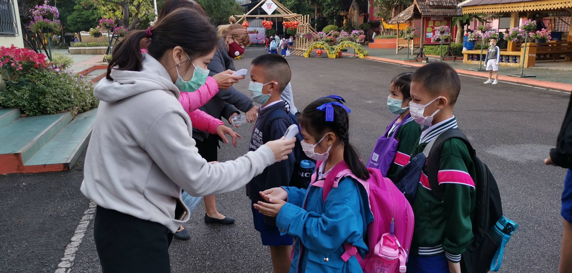 โรงเรียนอนุบาลเชียงใหม่ พร้อมรับมือวิกฤตทั้งหมอกควันพิษและไวรัสมรณะโคโรน่า ปกป้องเด็กและบุคลากรกว่า 3พันชีวิต โรงเรียนอนุบาลเชียงใหม่ พร้อมรับมือวิกฤตทั้งหมอกควันพิษและไวรัสมรณะโคโรน่า ปกป้องเด็กและบุคลากรกว่า 3พันชีวิต