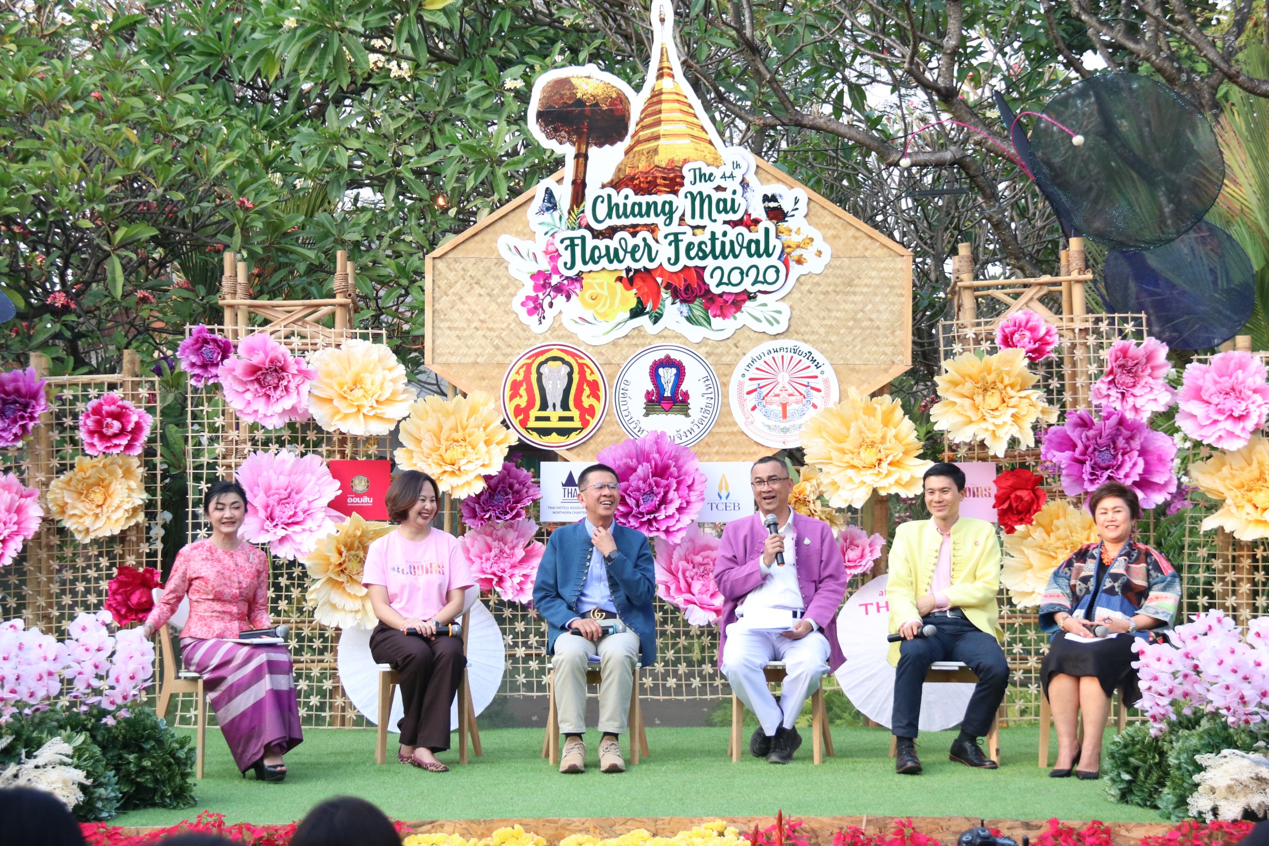 เชียงใหม่ ร่วมกับองค์กรภาครัฐและภาคเอกชน แถลงข่าวการจัดงานมหกรรมไม้ดอกไม้ประดับจังหวัดเชียงใหม่ ครั้งที่ 44 ประจำปี 2563 เนรมิตเมืองเชียงใหม่ ให้สวยงามและรื่นรมย์ด้วยหมู่มวลดอกไม้นานาพันธุ์ สายพันธุ์ต่างๆ ที่หาชมได้ยาก เชียงใหม่ ร่วมกับองค์กรภาครัฐและภาคเอกชน แถลงข่าวการจัดงานมหกรรมไม้ดอกไม้ประดับจังหวัดเชียงใหม่ ครั้งที่ 44 ประจำปี 2563 เนรมิตเมืองเชียงใหม่ ให้สวยงามและรื่นรมย์ด้วยหมู่มวลดอกไม้นานาพันธุ์ สายพันธุ์ต่างๆ ที่หาชมได้ยาก