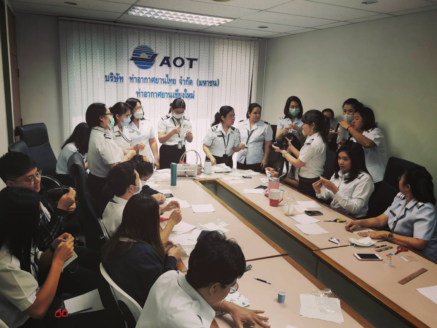 ไม่เฉย ท่าอากาศยานเชียงใหม่ ร่วมใจทำหน้ากากผ้า ให้จนท.ใช้ทดแทนหน้ากากอนามัยในยามที่ขาดแคลนช่วงวิกฤต Covid-19 ไม่เฉย ท่าอากาศยานเชียงใหม่ ร่วมใจทำหน้ากากผ้า ให้จนท.ใช้ทดแทนหน้ากากอนามัยในยามที่ขาดแคลนช่วงวิกฤต Covid-19