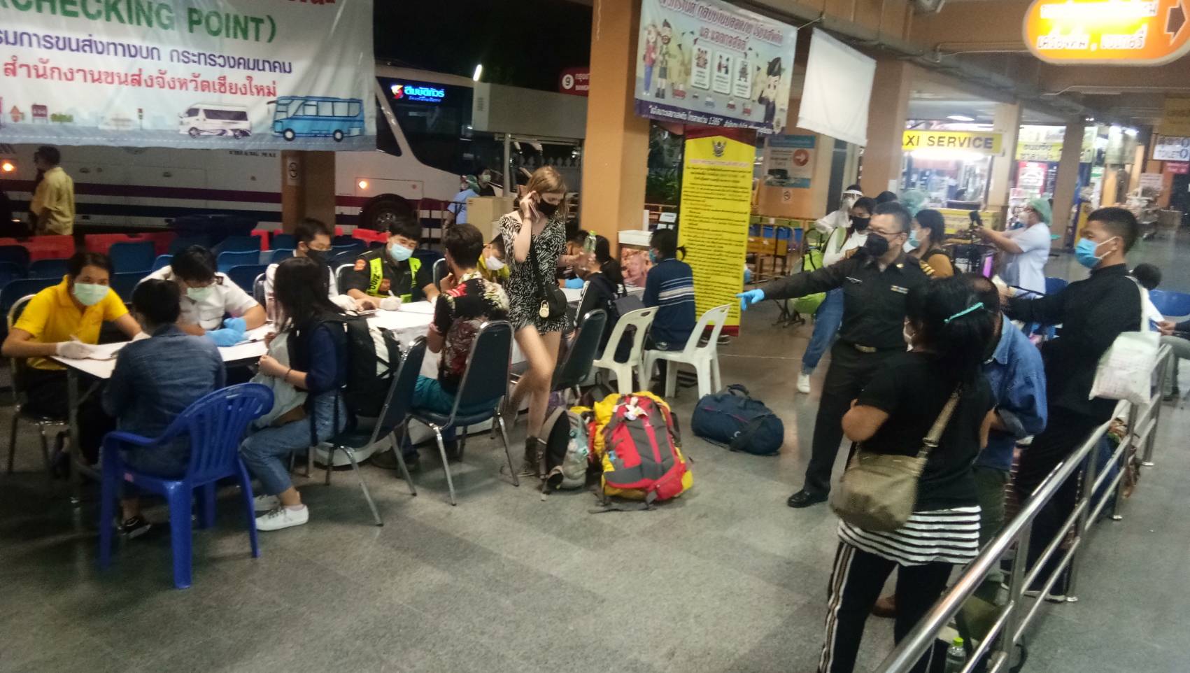 ขนส่งเชียงใหม่ ตรวจเข้มมาตรการรับประชาชนที่กลับมาจากกทม.และ ปริมณฑล ย้ำผู้กลับภูมิลำเนาตั้งเเต่วันที่ 22 มีนาคม 2563 เป็นต้นไปควรแยกตัวเองให้ครบ 14 วัน ขนส่งเชียงใหม่ ตรวจเข้มมาตรการรับประชาชนที่กลับมาจากกทม.และ ปริมณฑล ย้ำผู้กลับภูมิลำเนาตั้งเเต่วันที่ 22 มีนาคม 2563 เป็นต้นไปควรแยกตัวเองให้ครบ 14 วัน