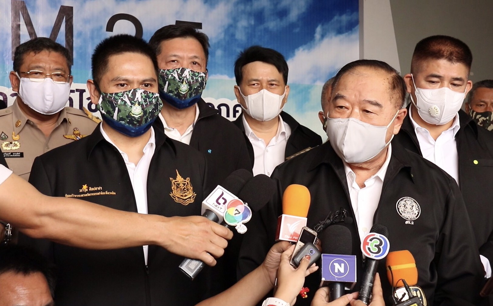 รองนายกรัฐมนตรี ติดตามสถานการณ์หมอกควันไฟป่า 9 จังหวัดภาคเหนือตอนบน รองนายกรัฐมนตรี ติดตามสถานการณ์หมอกควันไฟป่า 9 จังหวัดภาคเหนือตอนบน