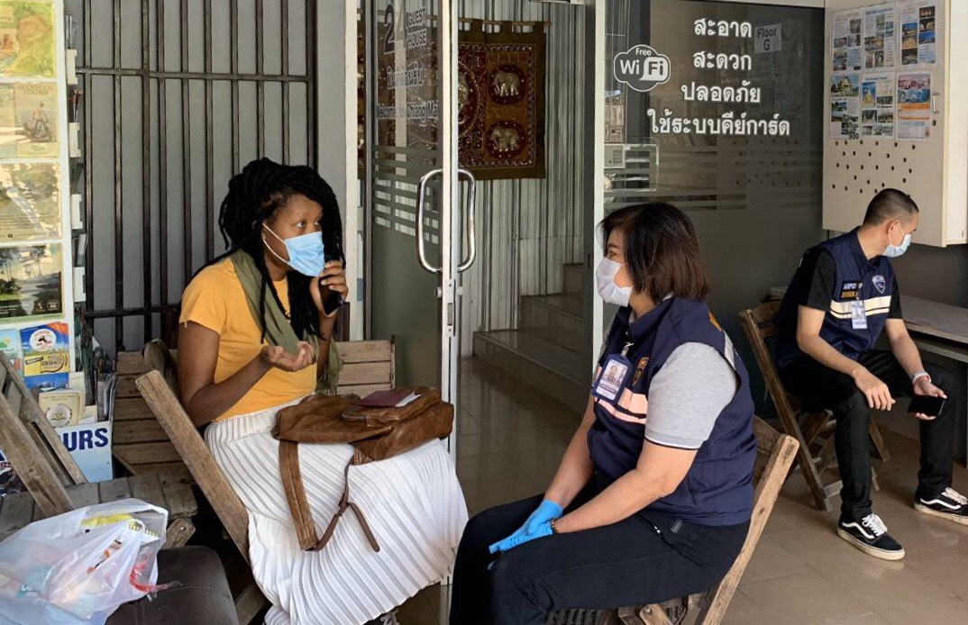 ตำรวจตรวจคนเข้าเมืองท่าอากาศยานเชียงใหม่ ช่วยเหลือนักท่องเที่ยวต่างชาติ ตำรวจตรวจคนเข้าเมืองท่าอากาศยานเชียงใหม่ ช่วยเหลือนักท่องเที่ยวต่างชาติ