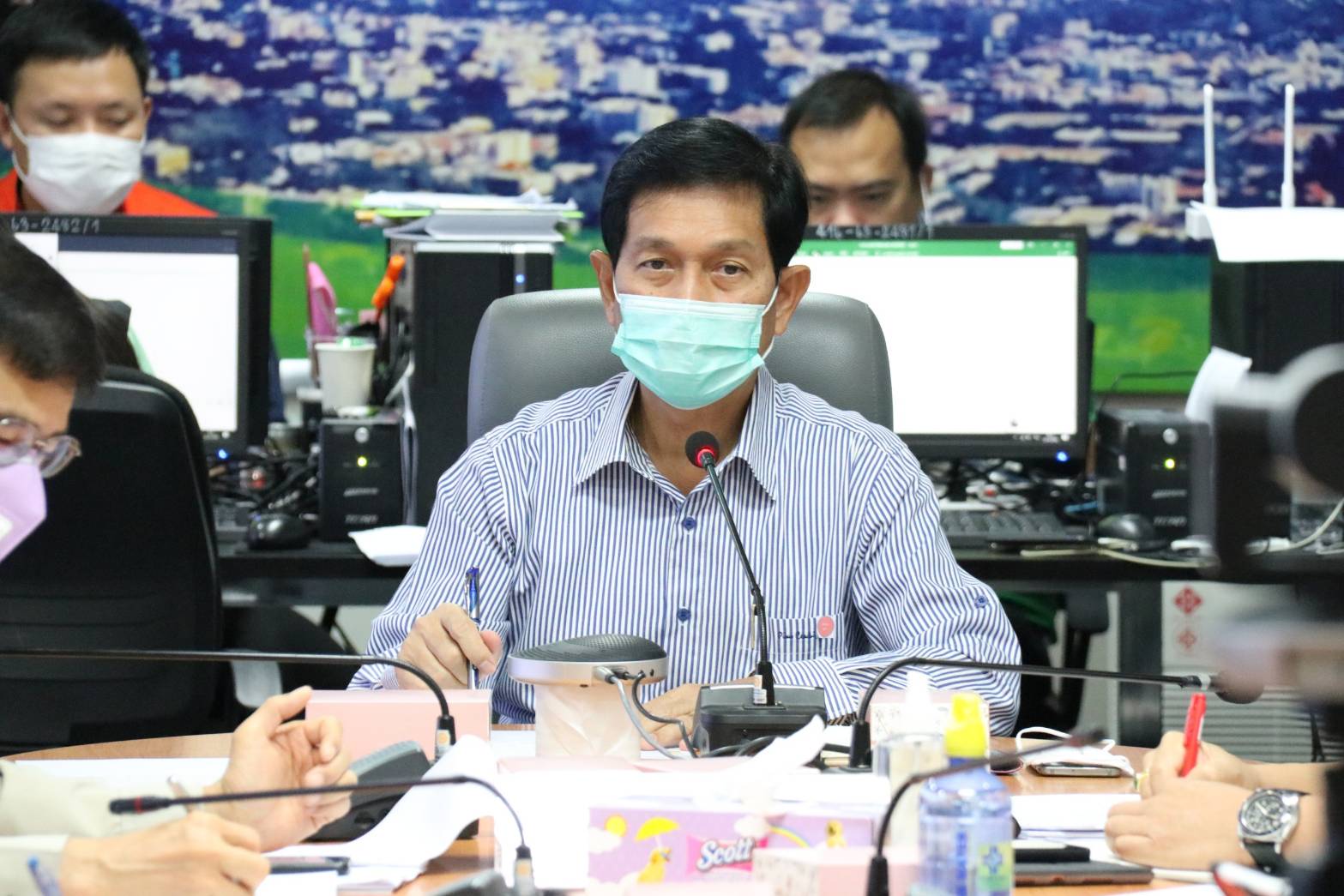 รอง ผวจ.เชียงใหม่ ย้ำสิ้นสุดประกาศห้ามเผา ให้ทุกอำเภอจัดการเชื้อเพลิงพื้นที่เกษตรด้วยวิธีที่เหมาะสมเลือกเผาให้น้อยที่สุด ขณะที่ 5 อำเภอรอบตัวเมืองเชียงใหม่ ยืนยันไม่มีเผาพื้นที่เกษตรอย่างเด็ดขาด รอง ผวจ.เชียงใหม่ ย้ำสิ้นสุดประกาศห้ามเผา ให้ทุกอำเภอจัดการเชื้อเพลิงพื้นที่เกษตรด้วยวิธีที่เหมาะสมเลือกเผาให้น้อยที่สุด ขณะที่ 5 อำเภอรอบตัวเมืองเชียงใหม่ ยืนยันไม่มีเผาพื้นที่เกษตรอย่างเด็ดขาด