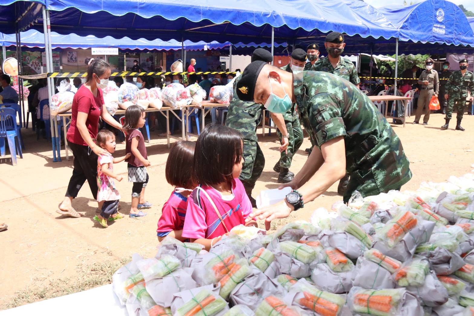 ศป.บส.ชน. ร่วมกับ 15 หน่วยงานในพื้นที่ อ.เขียงดาว จว.เชียงใหม่ จัดกิจกรรม ราษฏร์ รัฐ ร่วมใจ ปลอดภัยยาเสพติด บูรณาการทุกภาคส่วน หวังแก้ไขปัญหายาเสพติดอย่างยั่งยืน ศป.บส.ชน. ร่วมกับ 15 หน่วยงานในพื้นที่ อ.เขียงดาว จว.เชียงใหม่ จัดกิจกรรม ราษฏร์ รัฐ ร่วมใจ ปลอดภัยยาเสพติด บูรณาการทุกภาคส่วน หวังแก้ไขปัญหายาเสพติดอย่างยั่งยืน