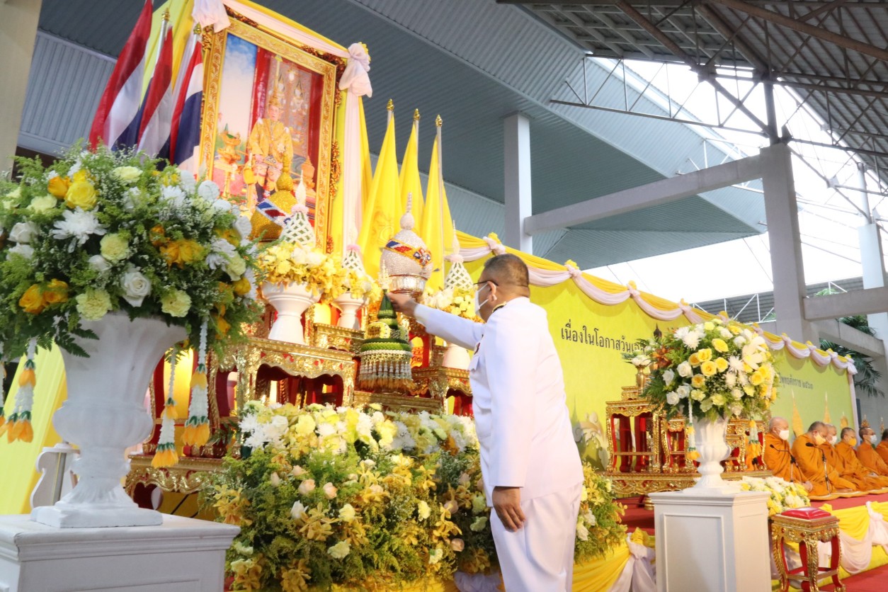 จังหวัดเชียงใหม่ จัดพิธีทำบุญตักบาตรพระสงฆ์ เพื่อถวายเป็นพระราชกุศล เนื่องในโอกาสวันเฉลิมพระชนมพรรษา พระบาทสมเด็จพระเจ้าอยู่หัว ประจำปีพุทธศักราช 2563 จังหวัดเชียงใหม่ จัดพิธีทำบุญตักบาตรพระสงฆ์ เพื่อถวายเป็นพระราชกุศล เนื่องในโอกาสวันเฉลิมพระชนมพรรษา พระบาทสมเด็จพระเจ้าอยู่หัว ประจำปีพุทธศักราช 2563