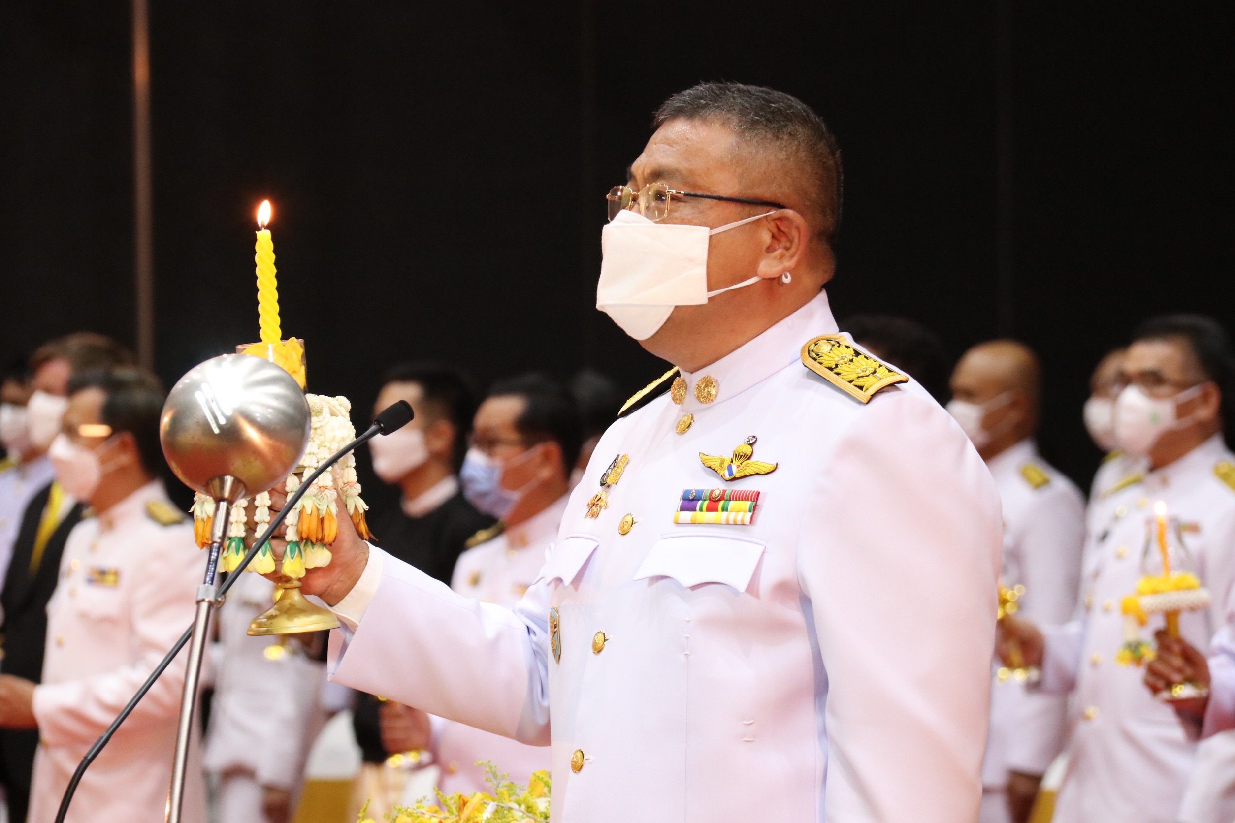 พสกนิกรชาวเชียงใหม่ร่วมวางพานพุ่มสักการะ และจุดเทียนถวายพระพรชัยมงคล เนื่องในวันเฉลิมพระชนมพรรษาพระบาทสมเด็จพระเจ้าอยู่หัว พร้อมพสกนิกรชาวไทยทั่วประเทศ พสกนิกรชาวเชียงใหม่ร่วมวางพานพุ่มสักการะ และจุดเทียนถวายพระพรชัยมงคล เนื่องในวันเฉลิมพระชนมพรรษาพระบาทสมเด็จพระเจ้าอยู่หัว พร้อมพสกนิกรชาวไทยทั่วประเทศ