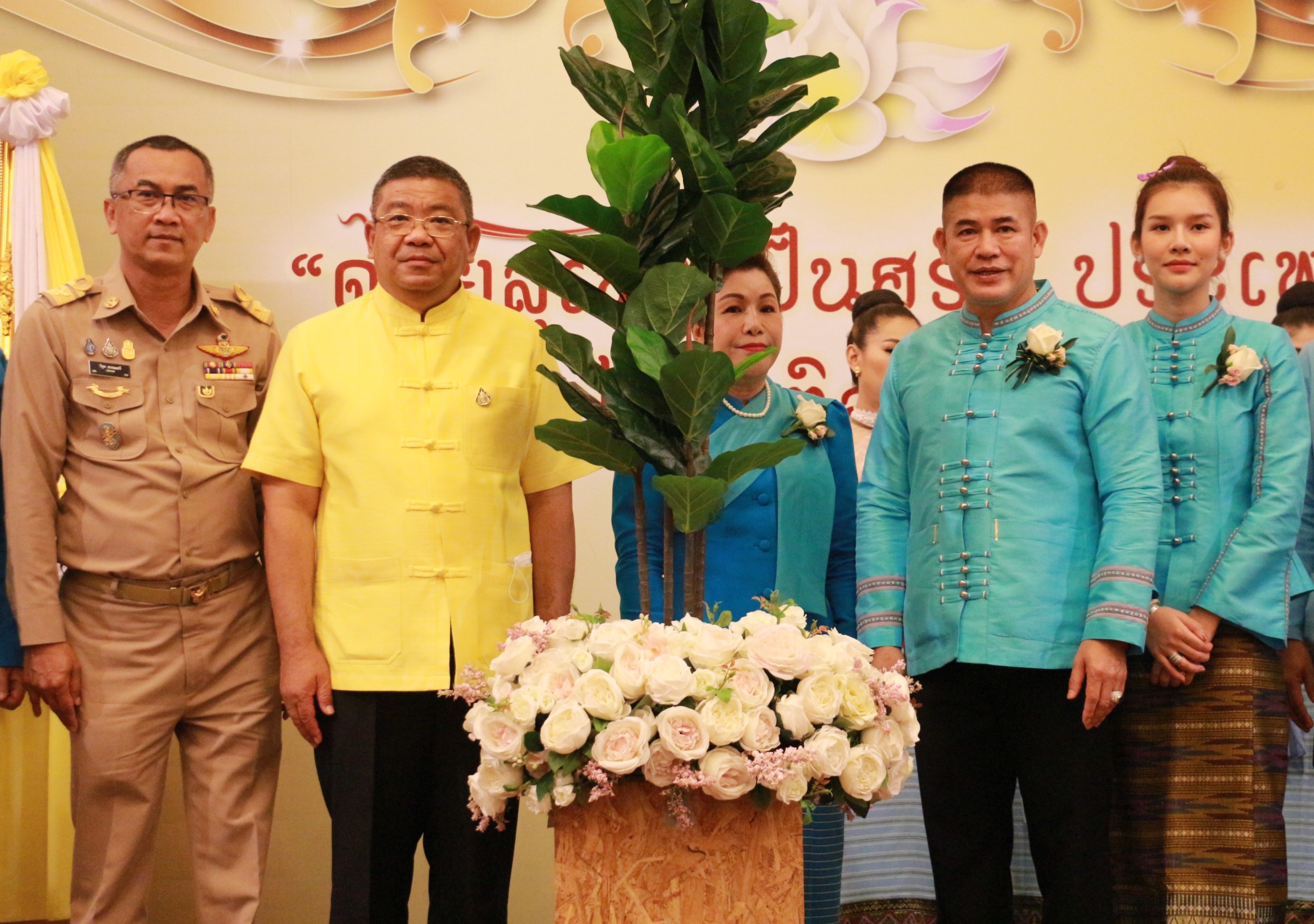 รมช. เกษตรและสหกรณ์ เปิดโครงการจัดแสดงและจำหน่ายผลิตภัณฑ์กลุ่มอาชีพสมาชิกกองทุนพัฒนาบทบาทสตรี ที่จังหวัดเชียงใหม่ รมช. เกษตรและสหกรณ์ เปิดโครงการจัดแสดงและจำหน่ายผลิตภัณฑ์กลุ่มอาชีพสมาชิกกองทุนพัฒนาบทบาทสตรี ที่จังหวัดเชียงใหม่