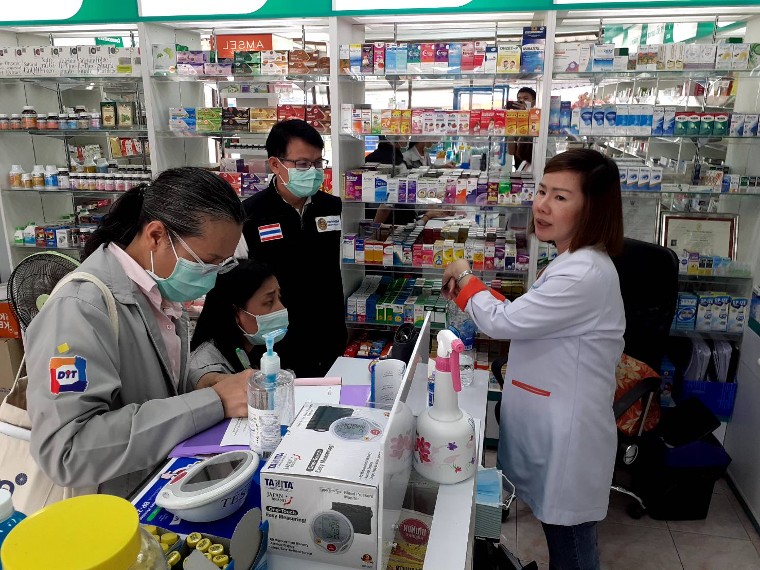 สำนักงานพาณิชย์จังหวัดเชียงใหม่ ออกตรวจสอบเรื่องร้องเรียนตาม พรบ.ว่าด้วยราคาสินค้าและบริการ พ.ศ. 2542 สำนักงานพาณิชย์จังหวัดเชียงใหม่ ออกตรวจสอบเรื่องร้องเรียนตาม พรบ.ว่าด้วยราคาสินค้าและบริการ พ.ศ. 2542