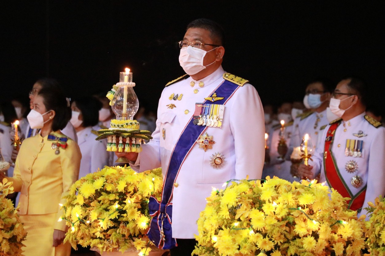 ชาวเชียงใหม่ร่วมจุดเทียนสดุดีพระเกียรติคุณและน้อมรำลึกในพระมหากรุณาธิคุณ ในหลวงรัชกาลที่ 9 เนื่องในวันชาติและวันพ่อแห่งชาติ ชาวเชียงใหม่ร่วมจุดเทียนสดุดีพระเกียรติคุณและน้อมรำลึกในพระมหากรุณาธิคุณ ในหลวงรัชกาลที่ 9 เนื่องในวันชาติและวันพ่อแห่งชาติ