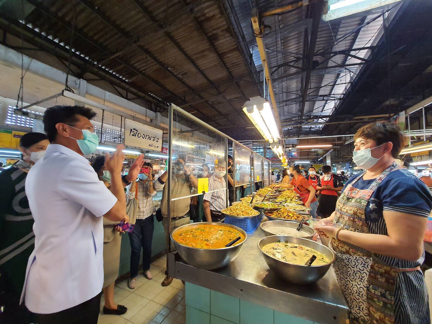 รมช.สธ.ลงพื้นที่เยี่ยมและชื่นชมเชียงใหม่ทำงานคุณภาพสร้างความมั่นใจเต็มร้อยไร้กังวลโควิด-19 ไม่พบการระบาดในพื้นที่ รมช.สธ.ลงพื้นที่เยี่ยมและชื่นชมเชียงใหม่ทำงานคุณภาพสร้างความมั่นใจเต็มร้อยไร้กังวลโควิด-19 ไม่พบการระบาดในพื้นที่
