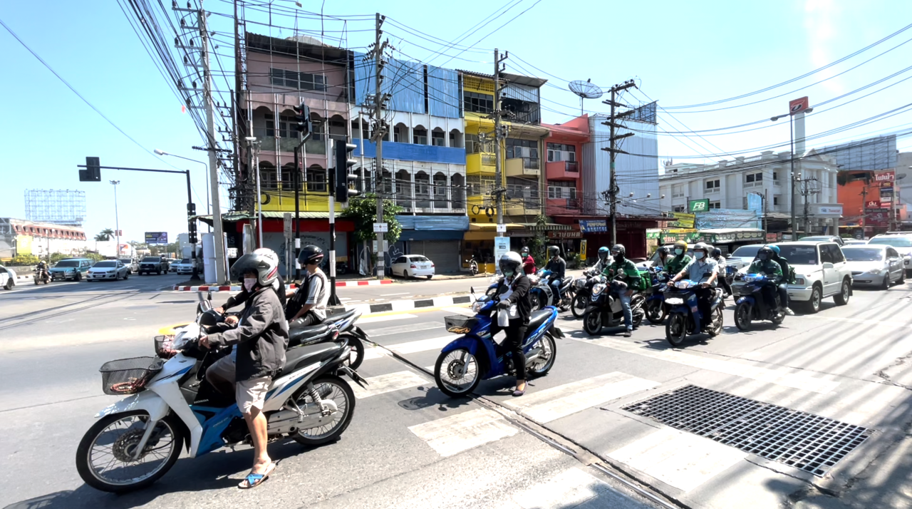ศปถ.ชม. ประกาศให้การสวมหมวกนิรภัย 100% เป็นวาระของจังหวัด ศปถ.ชม. ประกาศให้การสวมหมวกนิรภัย 100% เป็นวาระของจังหวัด
