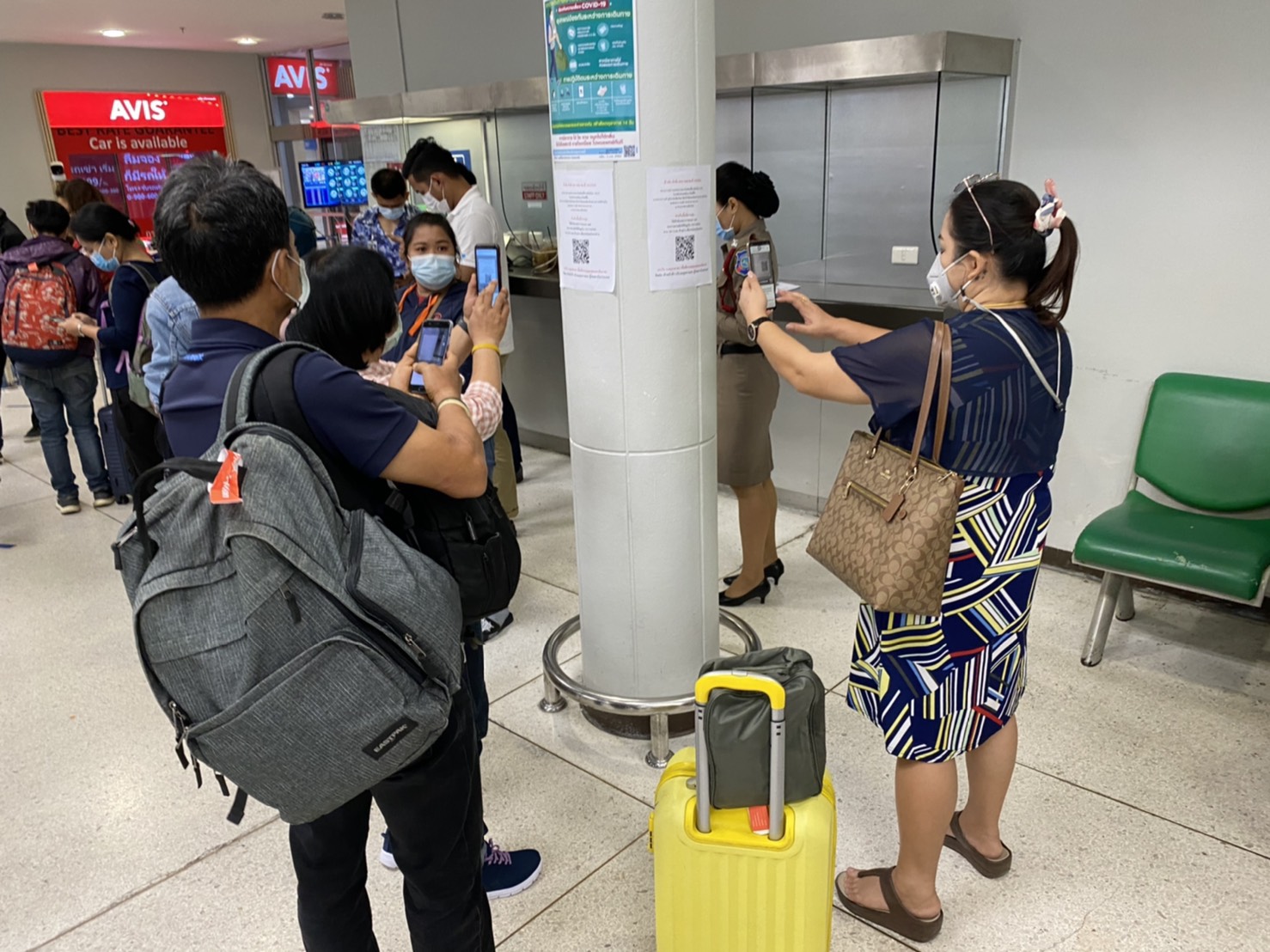ท่าอากาศยานเชียงใหม่ คุมเข้มการดูแลผู้โดยสาร ผู้ใช้บริการให้ปฏิบัติตามมาตรการควบคุมโรค COVID-19 อย่างเคร่งครัด หลังเกิดการระบาดระลอกใหม่ ทั้งนี้คาดว่าในช่วงสงกรานต์จะมีผู้ใช้บริการเพิ่มขึ้นจากช่วงปกติร้อยละ 40 ท่าอากาศยานเชียงใหม่ คุมเข้มการดูแลผู้โดยสาร ผู้ใช้บริการให้ปฏิบัติตามมาตรการควบคุมโรค COVID-19 อย่างเคร่งครัด หลังเกิดการระบาดระลอกใหม่ ทั้งนี้คาดว่าในช่วงสงกรานต์จะมีผู้ใช้บริการเพิ่มขึ้นจากช่วงปกติร้อยละ 40