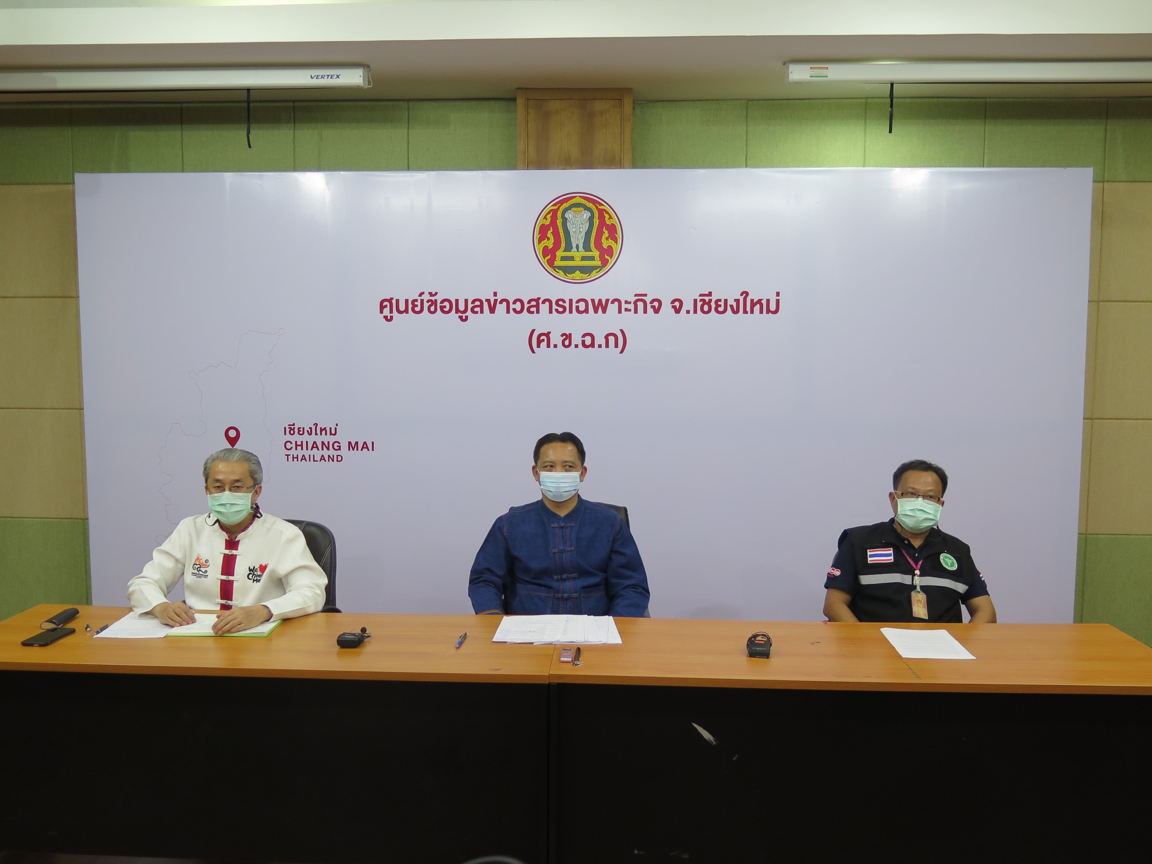 เชียงใหม่ติดโควิด-19 เพิ่มอีก 186 ราย ยอดสะสมเกือบ 400 คน ผุดร้านเสี่ยงเพิ่ม “ตะวันแดง-พอใจ บาร์-วาเลนไทน์ คาราโอเกะ-Too Nice” คกก.โรคติดต่อสั่งปิดสถานบริการเพิ่มเป็น 14 วัน พร้อมห้ามดื่มเครื่องดื่มแอลกอฮอล์ในร้านอาหาร เชียงใหม่ติดโควิด-19 เพิ่มอีก 186 ราย ยอดสะสมเกือบ 400 คน ผุดร้านเสี่ยงเพิ่ม “ตะวันแดง-พอใจ บาร์-วาเลนไทน์ คาราโอเกะ-Too Nice” คกก.โรคติดต่อสั่งปิดสถานบริการเพิ่มเป็น 14 วัน พร้อมห้ามดื่มเครื่องดื่มแอลกอฮอล์ในร้านอาหาร