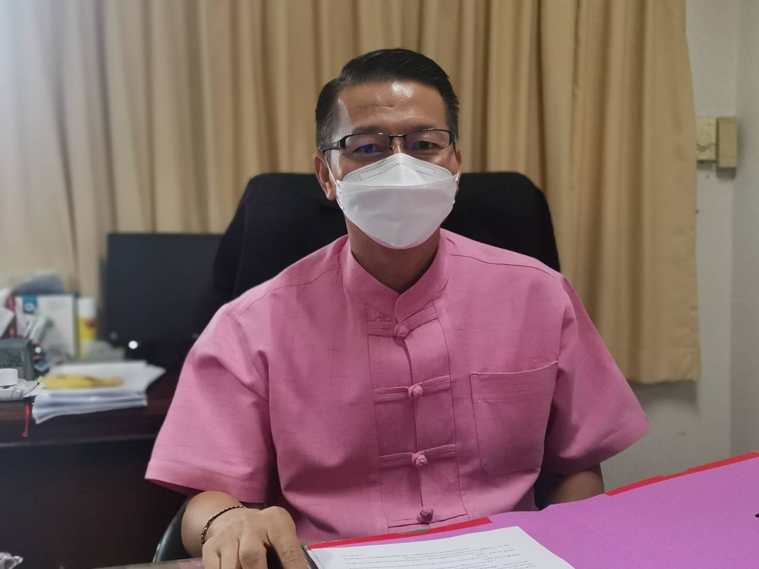 เชียงใหม่สั่งทุก อปท. สำรวจความต้องการฉีดวัคซีนของโรงเรียน ศูนย์เด็กเล็ก ครอบคลุมทุกคน แยกคนฉีดได้ออกดำเนินการก่อนโดยเฉพาะอำเภอเสี่ยงสูง ส่วนเด็กเก็บเป็นข้อมูลไว้ หากฉีดได้ดำเนินการได้ทันที เชียงใหม่สั่งทุก อปท. สำรวจความต้องการฉีดวัคซีนของโรงเรียน ศูนย์เด็กเล็ก ครอบคลุมทุกคน แยกคนฉีดได้ออกดำเนินการก่อนโดยเฉพาะอำเภอเสี่ยงสูง ส่วนเด็กเก็บเป็นข้อมูลไว้ หากฉีดได้ดำเนินการได้ทันที
