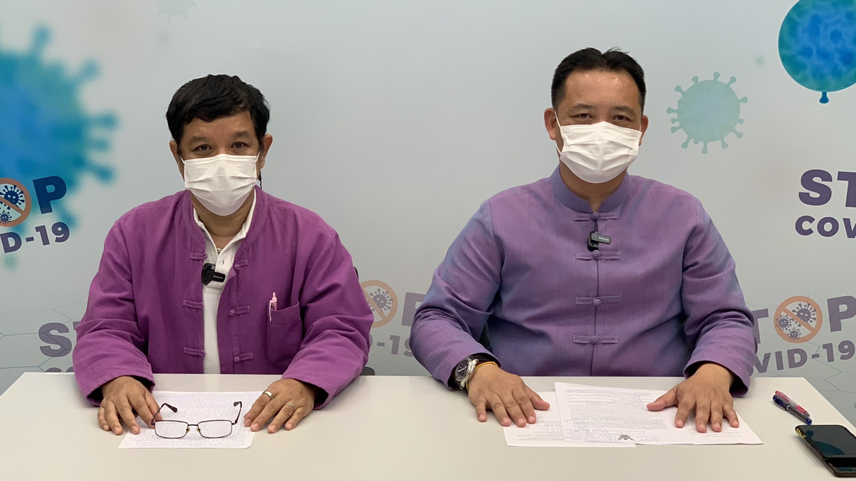 จังหวัดเชียงใหม่ พบผู้ติดเชื้อโควิด-19 เพิ่ม 12 ราย พบระบาดในครอบครัวเป็นหลัก พร้อมสั่งปิดสนามชนไก่ สนามซ้อมชนไก่ หรือสนามแข่งขันอื่นในลักษณะทำนองเดียวกันและห้ามชุมนุมมั่วสุมในสถานที่แออัด จังหวัดเชียงใหม่ พบผู้ติดเชื้อโควิด-19 เพิ่ม 12 ราย พบระบาดในครอบครัวเป็นหลัก พร้อมสั่งปิดสนามชนไก่ สนามซ้อมชนไก่ หรือสนามแข่งขันอื่นในลักษณะทำนองเดียวกันและห้ามชุมนุมมั่วสุมในสถานที่แออัด