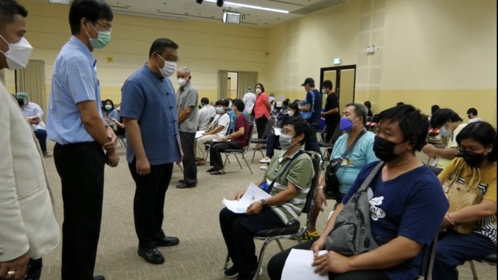 ผู้ว่าฯ เชียงใหม่ ตรวจเยี่ยมการฉีดวัคซีนในแคมเปญพิเศษ “กลุ่มคนอ้วน” ผู้ว่าฯ เชียงใหม่ ตรวจเยี่ยมการฉีดวัคซีนในแคมเปญพิเศษ “กลุ่มคนอ้วน”