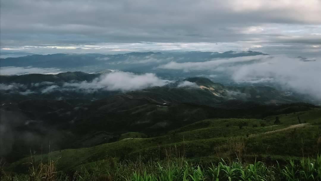 กองกำลังผาเมืองเตรียมเปิดจุดชมวิวด่านป่าสักให้นักท่องเที่ยวชมบรรยากาศความงดงามตามธรรมชาติ สัมผัสชั้นหมอกยามเข้าสองฝั่งทั้งฝั่งประะเทศเพื่อนบ้านและฝั่งตัวเมืองของอำเภอแม่สาย จังหวัดเชียงราย กองกำลังผาเมืองเตรียมเปิดจุดชมวิวด่านป่าสักให้นักท่องเที่ยวชมบรรยากาศความงดงามตามธรรมชาติ สัมผัสชั้นหมอกยามเข้าสองฝั่งทั้งฝั่งประะเทศเพื่อนบ้านและฝั่งตัวเมืองของอำเภอแม่สาย จังหวัดเชียงราย