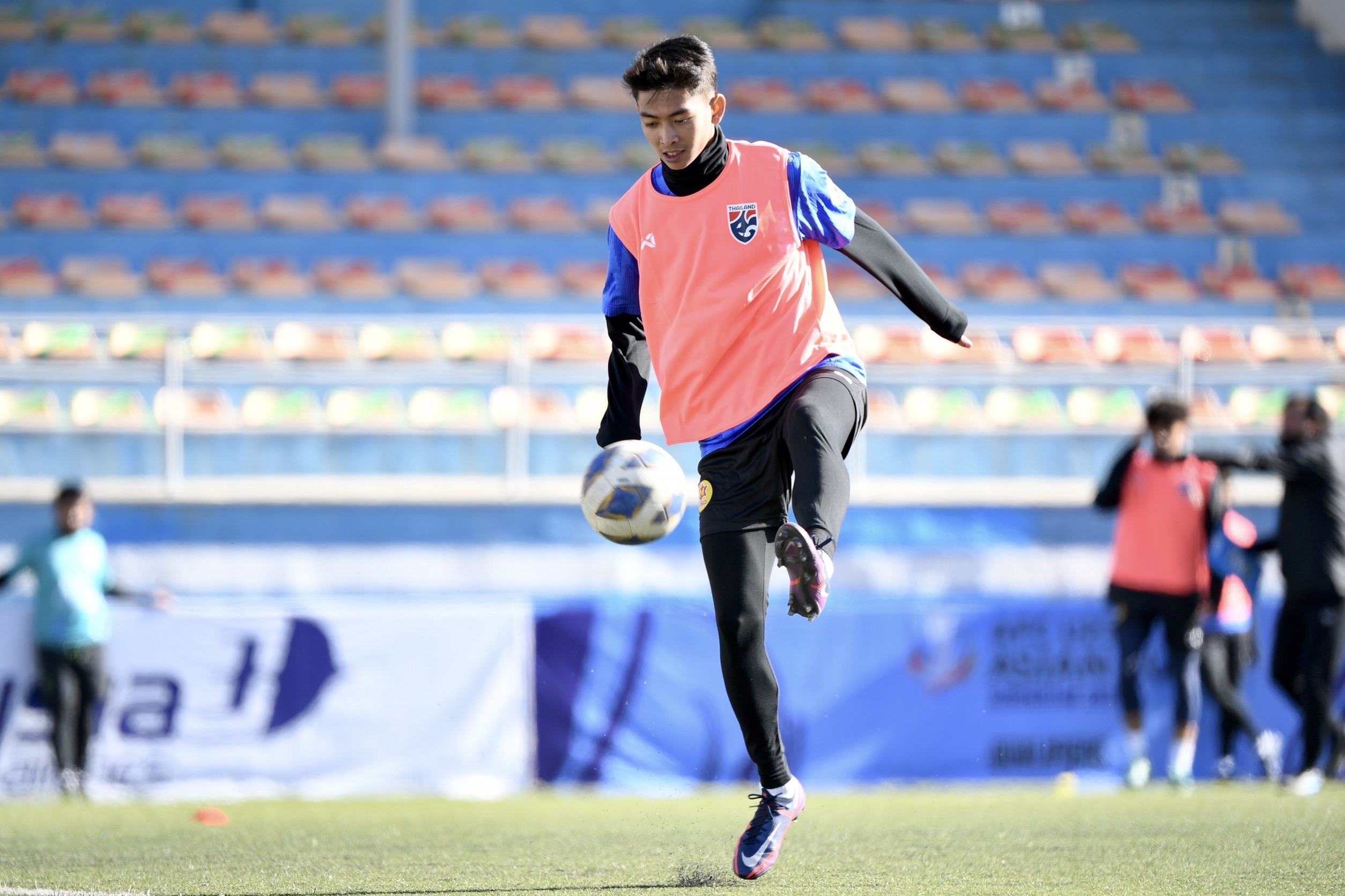 ช้างศึก U23 ลงซ้อมเข้มข้น, ช้างศึก U23 ลงซ้อมเข้มข้น,