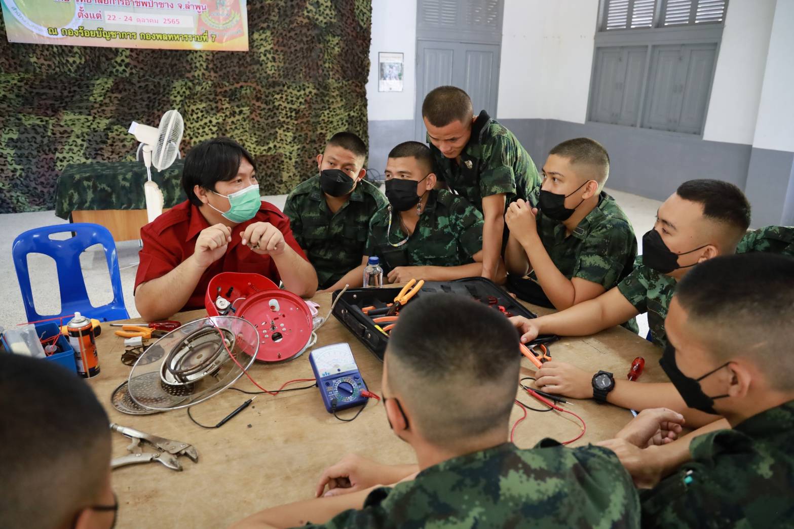 พล.ร.7 ร่วมกับ วิทยาลัยการอาชีพป่าซาง อบรมวิชาชีพให้กับทหารก่อนปลดประจำการ เพื่อให้มีอาชีพเลี้ยงครอบครัว พล.ร.7 ร่วมกับ วิทยาลัยการอาชีพป่าซาง อบรมวิชาชีพให้กับทหารก่อนปลดประจำการ เพื่อให้มีอาชีพเลี้ยงครอบครัว