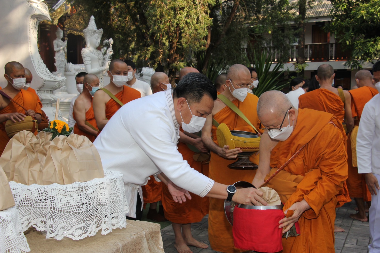 ผู้ว่าราชการจังหวัดเชียงใหม่ นำส่วนราชการและประชาชนชาวเชียงใหม่ ร่วมทำบุญตักบาตร ถวายเป็นพระราชกุศล แด่สมเด็จพระเจ้าลูกเธอ เจ้าฟ้าพัชรกิติยาภา นเรนทิราเทพยวดี กรมหลวงราชสาริณีสิริพัชร มหาวัชรราชธิดา ให้ทรงหายจากพระอาการประชวรในเร็ววัน ผู้ว่าราชการจังหวัดเชียงใหม่ นำส่วนราชการและประชาชนชาวเชียงใหม่ ร่วมทำบุญตักบาตร ถวายเป็นพระราชกุศล แด่สมเด็จพระเจ้าลูกเธอ เจ้าฟ้าพัชรกิติยาภา นเรนทิราเทพยวดี กรมหลวงราชสาริณีสิริพัชร มหาวัชรราชธิดา ให้ทรงหายจากพระอาการประชวรในเร็ววัน