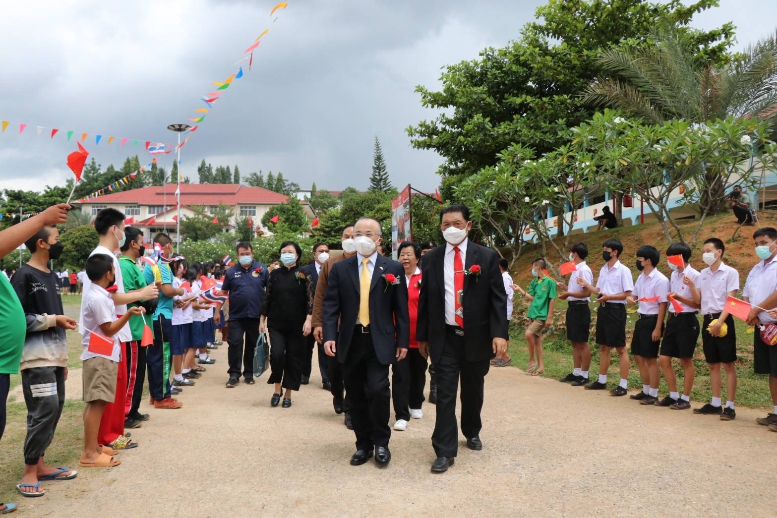 กงสุลใหญ่จีนประจำเชียงใหม่ขอบคุณไมตรีชาวเหนือ ก่อนเข้ารับตำแหน่งที่สถานเอกอัครราชทูตจีนประจำประเทศไทย พร้อมส่งเสริมความสัมพันธ์และความร่วมมือระหว่างประเทศจีนและ ภาคเหนือของไทยอย่างต่อเนื่อง กงสุลใหญ่จีนประจำเชียงใหม่ขอบคุณไมตรีชาวเหนือ ก่อนเข้ารับตำแหน่งที่สถานเอกอัครราชทูตจีนประจำประเทศไทย พร้อมส่งเสริมความสัมพันธ์และความร่วมมือระหว่างประเทศจีนและ ภาคเหนือของไทยอย่างต่อเนื่อง