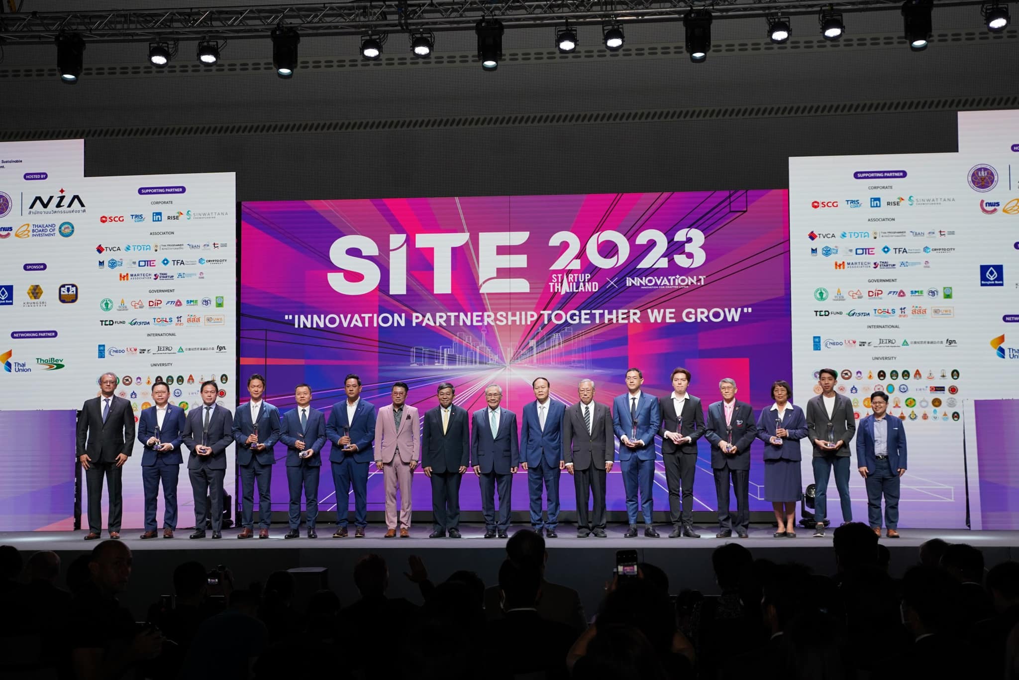 STeP คว้ารางวัลระดับประเทศ Prime Minister Award: National Startup 2023 จากเวที SITE 2023ตอกย้ำความสำเร็จขององค์กรด้วยการผลักดันผู้ประกอบการและส่งเสริมบุคลากรหนุน Innovation Ecosystem STeP คว้ารางวัลระดับประเทศ Prime Minister Award: National Startup 2023 จากเวที SITE 2023ตอกย้ำความสำเร็จขององค์กรด้วยการผลักดันผู้ประกอบการและส่งเสริมบุคลากรหนุน Innovation Ecosystem