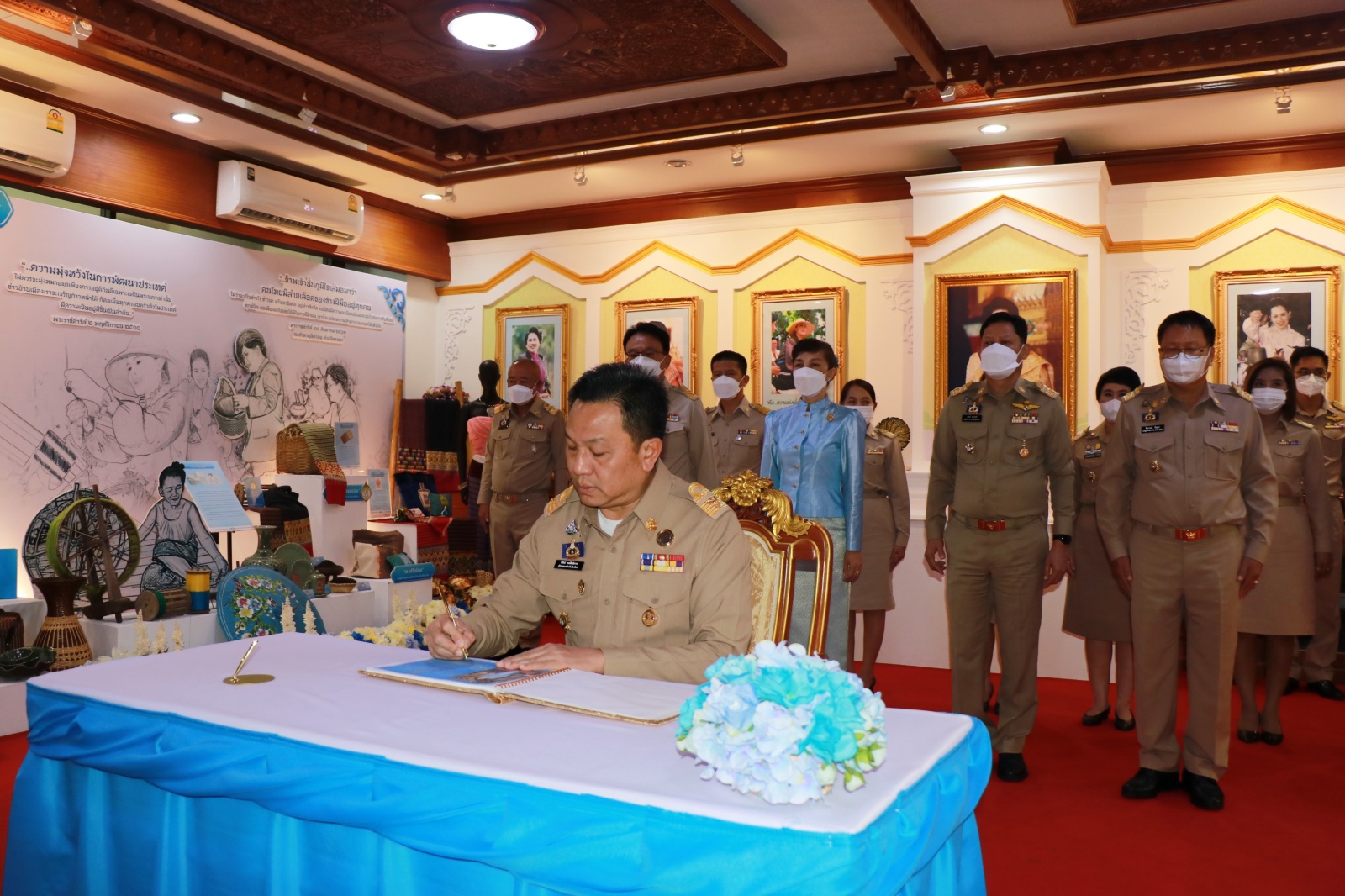 เชียงใหม่ เปิดให้ประชาชนลงนามถวายพระพร “พระพันปีหลวง” ตลอดเดือนสิงหาคมนี้ เชียงใหม่ เปิดให้ประชาชนลงนามถวายพระพร “พระพันปีหลวง” ตลอดเดือนสิงหาคมนี้