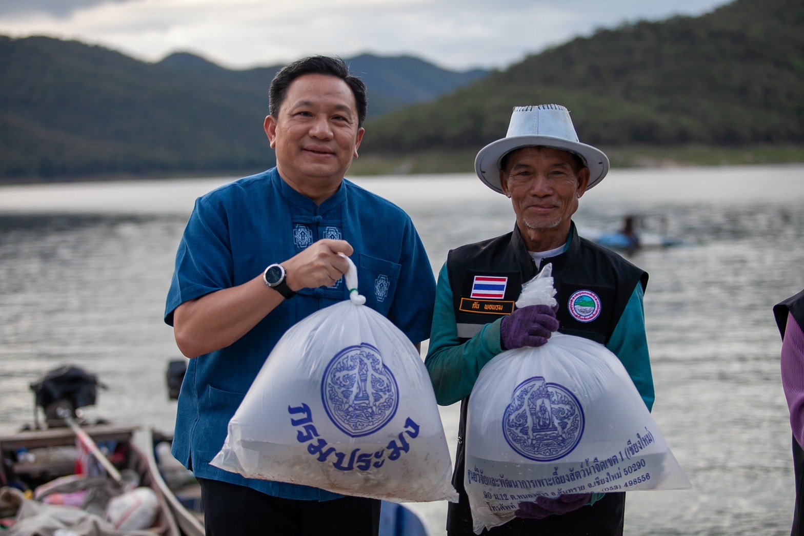 ผู้ว่าฯ เชียงใหม่ ขานรับนโยบายนายก เริ่มปล่อยพันธุ์ปลา 200,000 ตัว ผู้ว่าฯ เชียงใหม่ ขานรับนโยบายนายก เริ่มปล่อยพันธุ์ปลา 200,000 ตัว