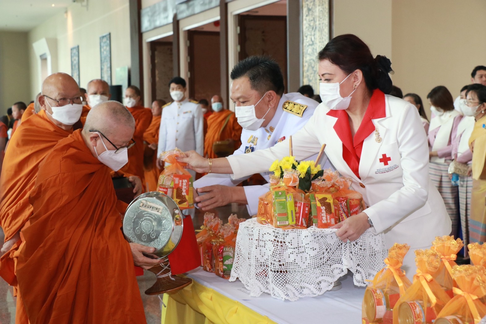 เชียงใหม่ จัดพิธีทำบุญตักบาตร และวางพวงมาลาถวายราชสักการะในหลวงรัชกาลที่ 9 เนื่องในวันนวมินทรมหาราช เชียงใหม่ จัดพิธีทำบุญตักบาตร และวางพวงมาลาถวายราชสักการะในหลวงรัชกาลที่ 9 เนื่องในวันนวมินทรมหาราช