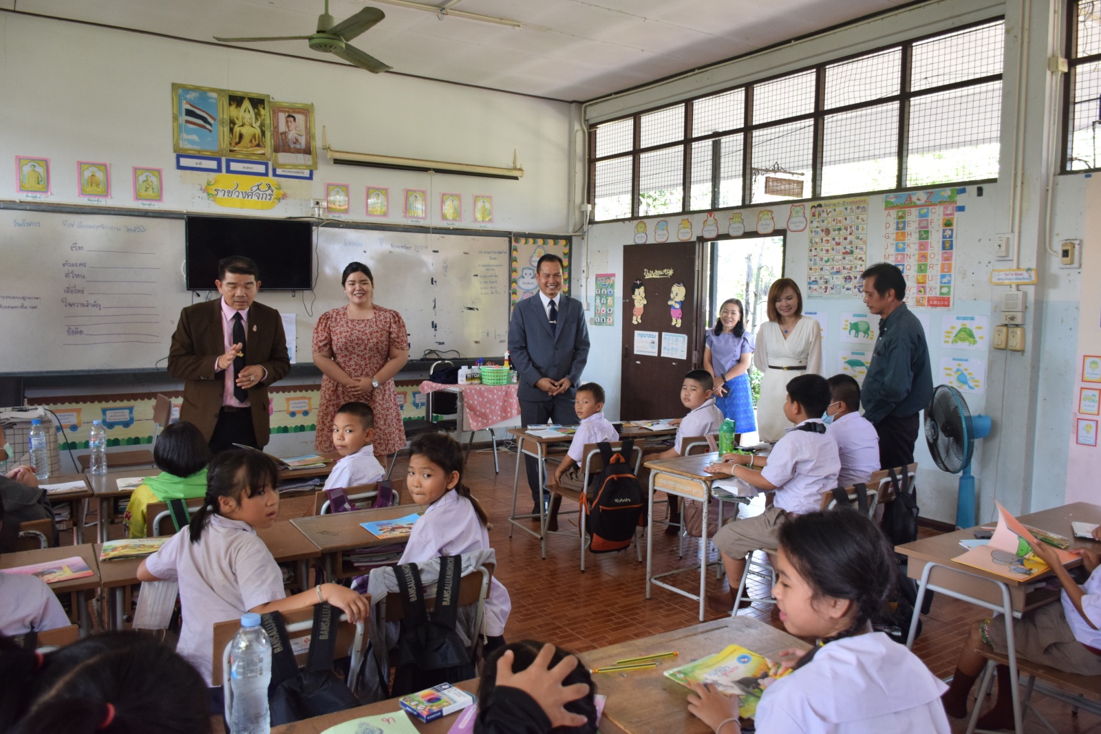 โรงเรียนบ้านสะลวงนอก รับนโยบาย “เรียนดี มีความสุข” จาก สพป.เชียงใหม่ เขต 2 โรงเรียนบ้านสะลวงนอก รับนโยบาย “เรียนดี มีความสุข” จาก สพป.เชียงใหม่ เขต 2