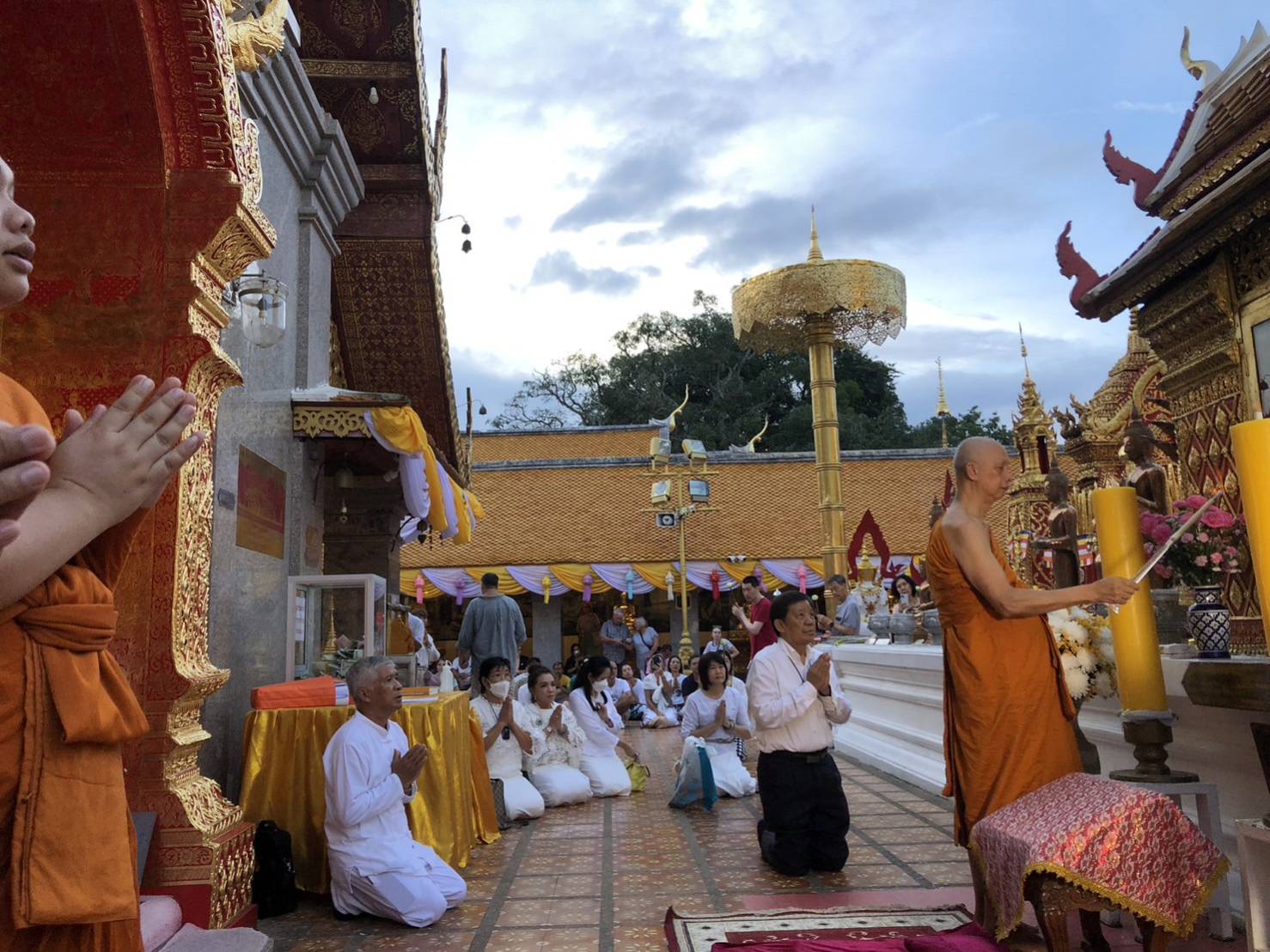 พระธรรมเสนาบดี เจ้าอาวาสวัดพระธาตุดอยสุเทพฯ จังหวัดเชียงใหม่สนับสนุนการเสนอชื่อครูบาเจ้าศรีวิชัยให้เป็นบุคคลสำคัญของโลกผ่านทางมูลนิธิอาจารย์วารินทร์ ฯ มูลนิธิข่วงพระเจ้าล้านนา และคณะกรรมการโครงการสมาชิกวุฒิสภาพบประชาชนในพื้นที่จังหวัดภาคเหนือ (ตอนบน) พระธรรมเสนาบดี เจ้าอาวาสวัดพระธาตุดอยสุเทพฯ จังหวัดเชียงใหม่สนับสนุนการเสนอชื่อครูบาเจ้าศรีวิชัยให้เป็นบุคคลสำคัญของโลกผ่านทางมูลนิธิอาจารย์วารินทร์ ฯ มูลนิธิข่วงพระเจ้าล้านนา และคณะกรรมการโครงการสมาชิกวุฒิสภาพบประชาชนในพื้นที่จังหวัดภาคเหนือ (ตอนบน)