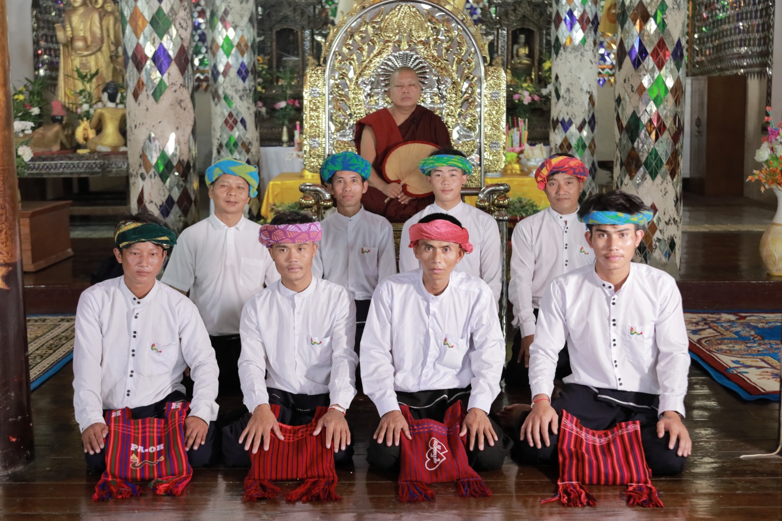 ชาวปะโอ( เมียนมาร์ )วัดหนองคำ จังหวัดเชียงใหม่ ชวนชมรูปจิตรกรรมดาวเคราะห์สถาปัตยกรรมศิลปะแบบพม่าอัตลักษณ์เครื่องนุ่งห่มของตนเองที่น่าชม พร้อมขอพรปีใหม่ ชาวปะโอ( เมียนมาร์ )วัดหนองคำ จังหวัดเชียงใหม่ ชวนชมรูปจิตรกรรมดาวเคราะห์สถาปัตยกรรมศิลปะแบบพม่าอัตลักษณ์เครื่องนุ่งห่มของตนเองที่น่าชม พร้อมขอพรปีใหม่