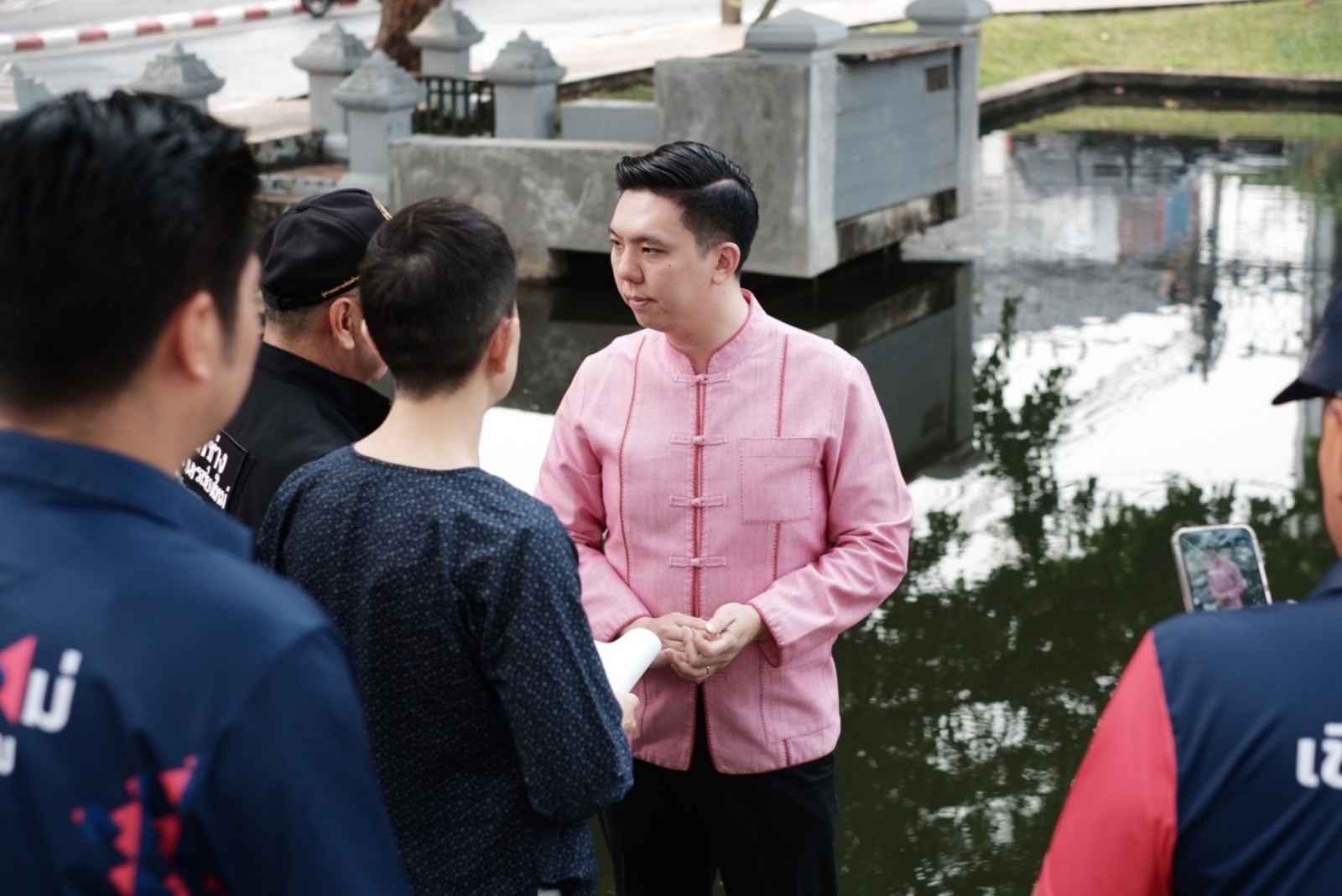นายกเทศมนตรีนครเชียงใหม่ลงพื้นที่ตรวจคุณภาพน้ำคูเมือง เตรียมพร้อมรับงานประเพณีสงกรานต์ ประจำปี 2567 นายกเทศมนตรีนครเชียงใหม่ลงพื้นที่ตรวจคุณภาพน้ำคูเมือง เตรียมพร้อมรับงานประเพณีสงกรานต์ ประจำปี 2567