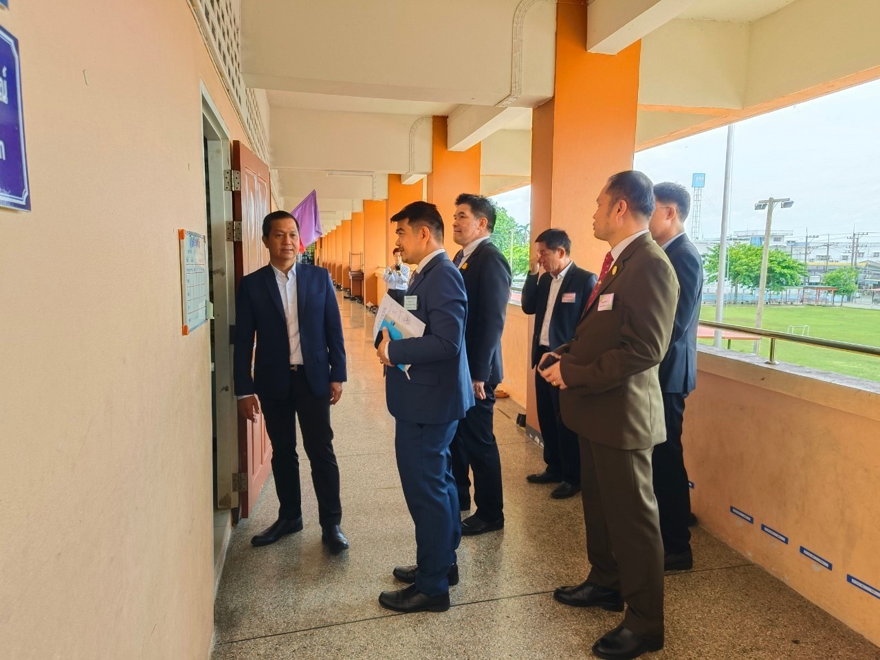 นายพัฒนะ พัฒนทวีดล รองเลขาธิการกพฐ. ตรวจเยี่ยมสนามสอบครูผู้ช่วย ณ โรงเรียนบ้านริมใต้ สพป.เชียงใหม่ เขต 2 นายพัฒนะ พัฒนทวีดล รองเลขาธิการกพฐ. ตรวจเยี่ยมสนามสอบครูผู้ช่วย ณ โรงเรียนบ้านริมใต้ สพป.เชียงใหม่ เขต 2