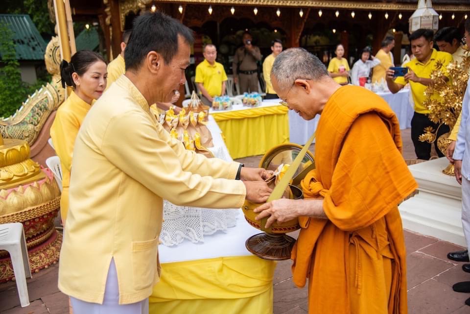 ชาวเชียงใหม่ ร่วมทำบุญตักบาตรแก่พระสงฆ์ โครงการบรรพชาอุปสมบทเฉลิมพระเกียรติพระบาทสมเด็จพระเจ้าอยู่หัว เนื่องในโอกาสพระราชพิธีมหามงคลเฉลิมพระชนมพรรษา 6 รอบ 28 กรกฎาคม 2567 ชาวเชียงใหม่ ร่วมทำบุญตักบาตรแก่พระสงฆ์ โครงการบรรพชาอุปสมบทเฉลิมพระเกียรติพระบาทสมเด็จพระเจ้าอยู่หัว เนื่องในโอกาสพระราชพิธีมหามงคลเฉลิมพระชนมพรรษา 6 รอบ 28 กรกฎาคม 2567