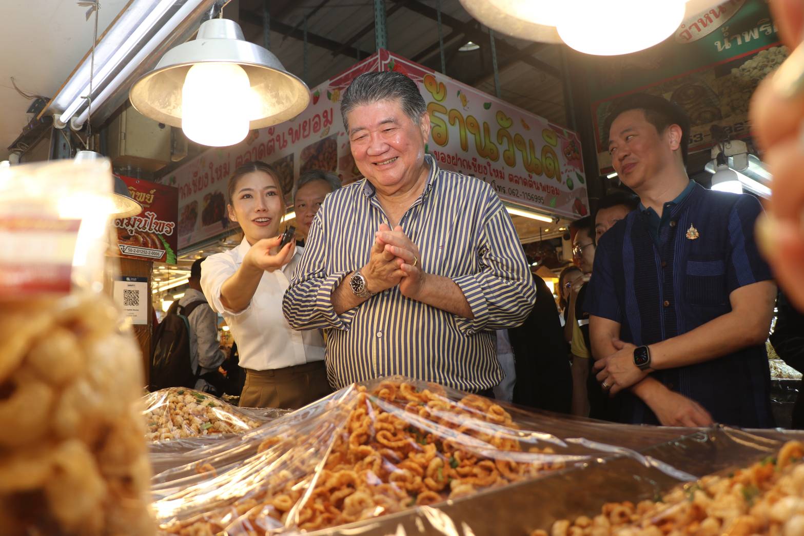 รองนายกฯ ภูมิธรรม ยืนยันไตรมาสสุดท้ายได้ใช้เงินดิจิทัล 10,000 บาท แน่นอน รองนายกฯ ภูมิธรรม ยืนยันไตรมาสสุดท้ายได้ใช้เงินดิจิทัล 10,000 บาท แน่นอน