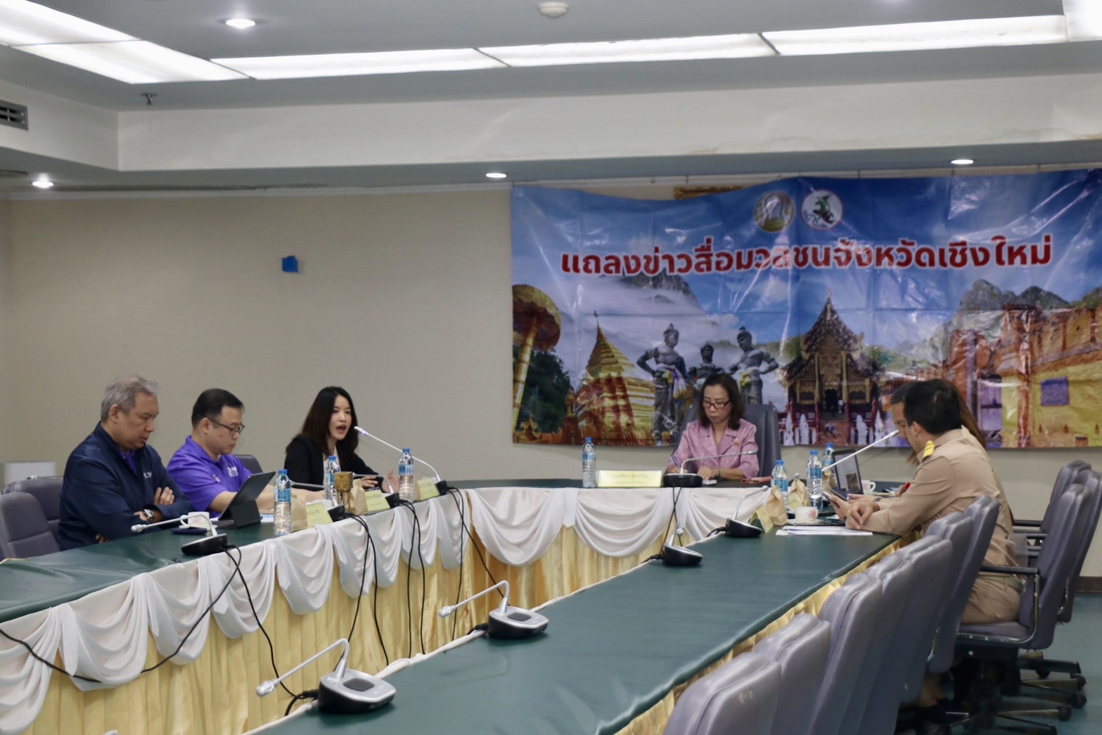 ปภ.เชียงใหม่ เผยเชียงใหม่ได้รับผลกระทบจากสถานการณ์น้ำปีนี้ไม่มาก ขณะที่พายุที่กำลังเข้าประเทศเวียดนาม ไม่ส่งกระทบเชียงใหม่ ขณะที่ ชป.เชียงใหม่ เตรียมพร่องน้ำในเขื่อนขนาดใหญ่ ย้ำจะบริหารจัดการน้ำอย่างสมดุลที่สุด ปภ.เชียงใหม่ เผยเชียงใหม่ได้รับผลกระทบจากสถานการณ์น้ำปีนี้ไม่มาก ขณะที่พายุที่กำลังเข้าประเทศเวียดนาม ไม่ส่งกระทบเชียงใหม่ ขณะที่ ชป.เชียงใหม่ เตรียมพร่องน้ำในเขื่อนขนาดใหญ่ ย้ำจะบริหารจัดการน้ำอย่างสมดุลที่สุด