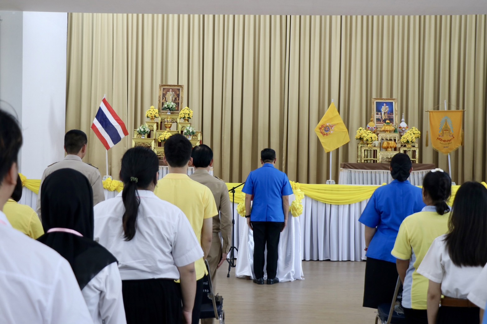 จังหวัดเชียงใหม่ จัดพิธีมอบเงินช่วยเหลือครอบครัวผู้เสียชีวิตจากเหตุอุทกภัย 9 ครอบครัว ครอบครัวละ 10,000 บาท เพื่อบรรเทาความเดือดร้อนจากผลกระทบความสูญเสียของครอบครัว และให้มีขวัญกำลังใจในการต่อสู้ฝ่าฟันให้พ้นวิกฤตในครั้งนี้ไปได้ด้วยดี จังหวัดเชียงใหม่ จัดพิธีมอบเงินช่วยเหลือครอบครัวผู้เสียชีวิตจากเหตุอุทกภัย 9 ครอบครัว ครอบครัวละ 10,000 บาท เพื่อบรรเทาความเดือดร้อนจากผลกระทบความสูญเสียของครอบครัว และให้มีขวัญกำลังใจในการต่อสู้ฝ่าฟันให้พ้นวิกฤตในครั้งนี้ไปได้ด้วยดี