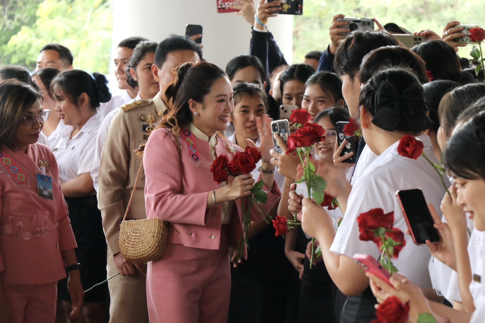 นายกฯ “อิ๊งค์” นั่งหัวโต๊ะประประชุม ครม.สัญจรเชียงใหม่ นายกฯ “อิ๊งค์” นั่งหัวโต๊ะประประชุม ครม.สัญจรเชียงใหม่