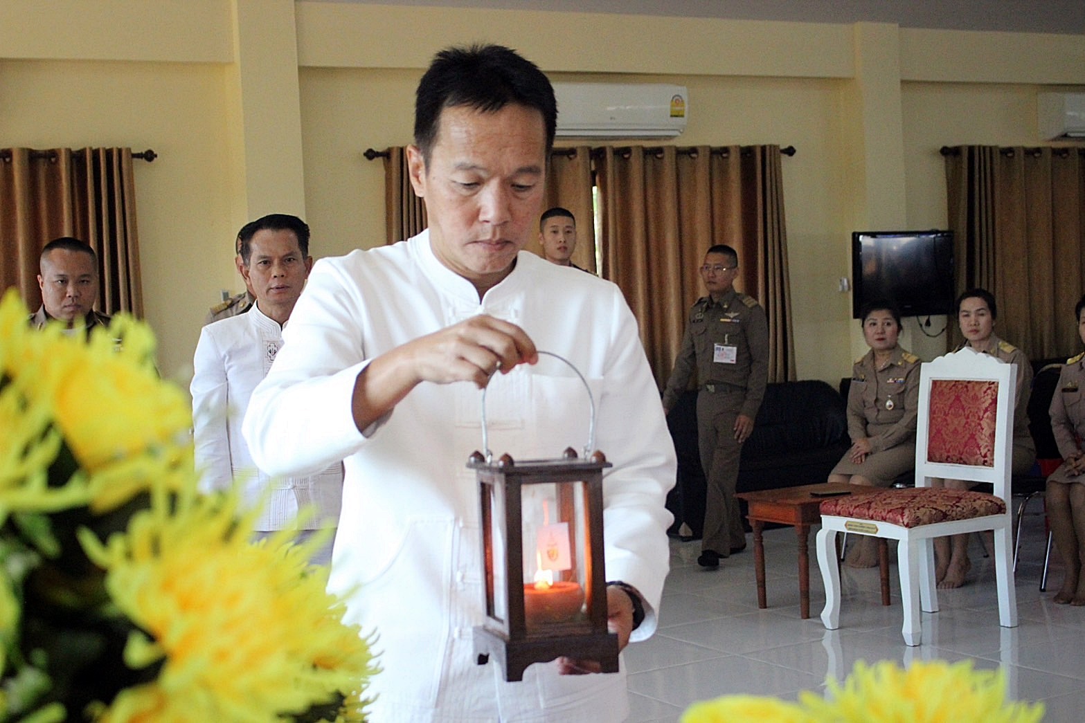 จังหวัดเชียงใหม่ รับมอบไฟพระฤกษ์ประทานของสมเด็จพระสังฆราช สกลมหาสังฆปริณายก เพื่อใช้ในการประกอบในพิธีสวดมนต์ข้ามปี เสริมสิริมงคล ส่งท้ายปีเก่า ต้อนรับศักราชใหม่ จังหวัดเชียงใหม่ รับมอบไฟพระฤกษ์ประทานของสมเด็จพระสังฆราช สกลมหาสังฆปริณายก เพื่อใช้ในการประกอบในพิธีสวดมนต์ข้ามปี เสริมสิริมงคล ส่งท้ายปีเก่า ต้อนรับศักราชใหม่