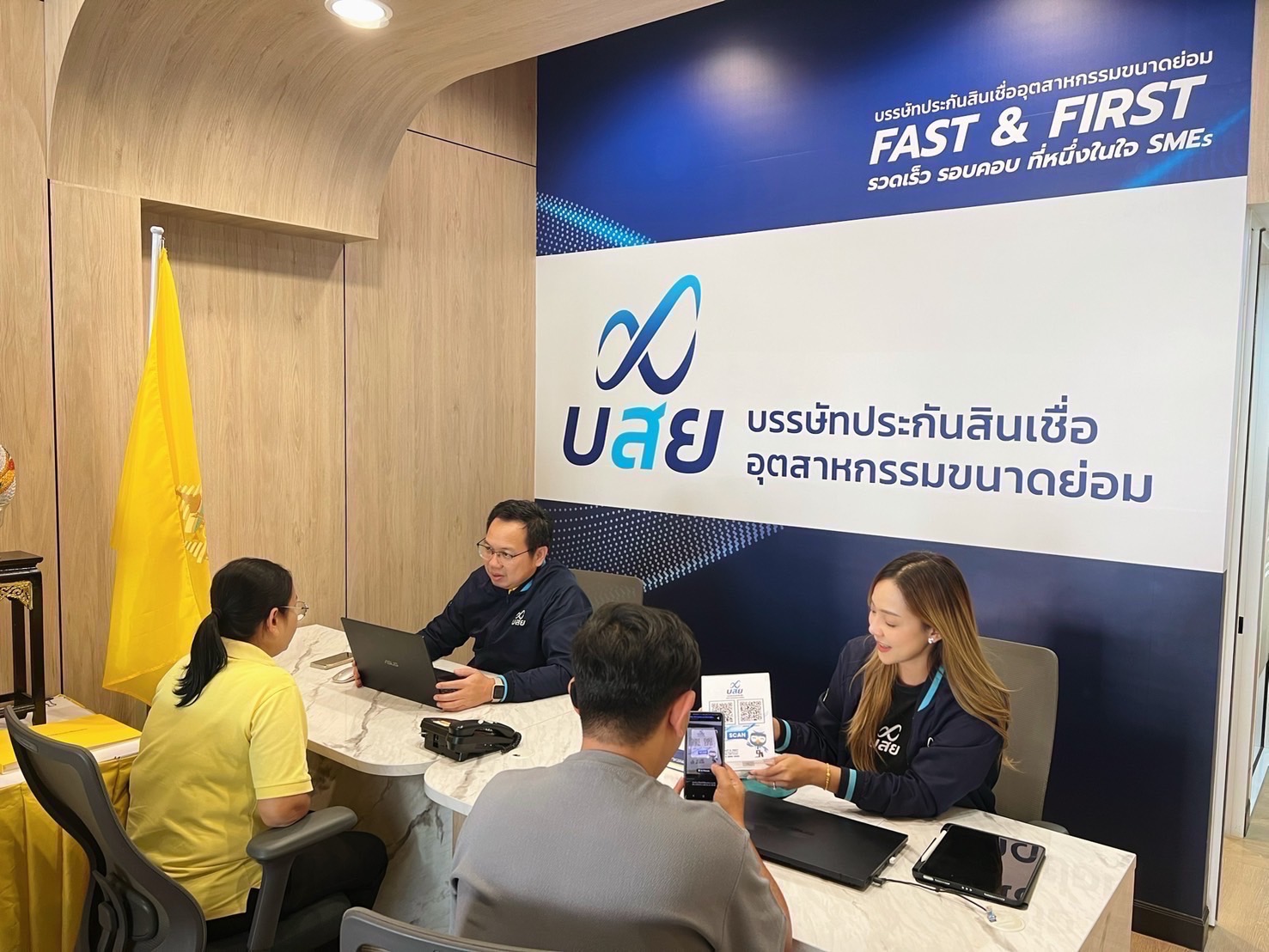 บสย. ยกระดับสำนักงานเขต ลุยเปิด Financial Hub ทุกภูมิภาค เร่งช่วย SMEs เข้าถึงสินเชื่อ แก้หนี้ยั่งยืน ตอกย้ำ SMEs’ Gateway บสย. ยกระดับสำนักงานเขต ลุยเปิด Financial Hub ทุกภูมิภาค เร่งช่วย SMEs เข้าถึงสินเชื่อ แก้หนี้ยั่งยืน ตอกย้ำ SMEs’ Gateway