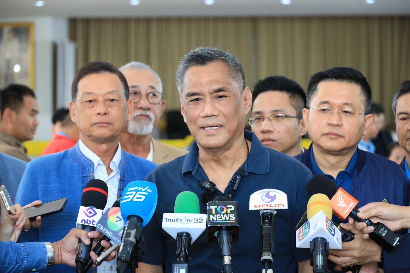 ประธาน กกต.ลงพื้นที่ตรวจความเรียบร้อยรับอุปกรณ์จัดการเลือกตั้งอบจ. ที่เชียงใหม่ ย้ำประเด็นผู้ช่วยหาเสียงยันตามระเบียบ ประธาน กกต.ลงพื้นที่ตรวจความเรียบร้อยรับอุปกรณ์จัดการเลือกตั้งอบจ. ที่เชียงใหม่ ย้ำประเด็นผู้ช่วยหาเสียงยันตามระเบียบ