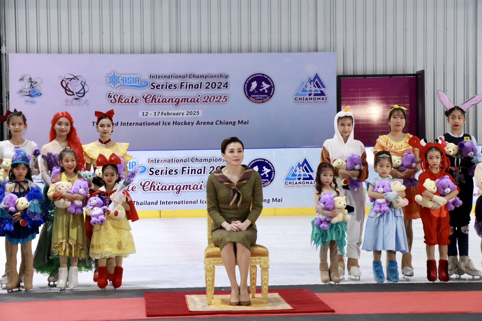 สมเด็จพระนางเจ้าฯ พระบรมราชินี พระราชทานรางวัลการแข่งขันกีฬาสเก็ตลีลาเชียงใหม่ ชิงชนะเลิศแห่งเอเชีย ประจำปี 2568 รายการ Skate Chiang Mai 2025 สมเด็จพระนางเจ้าฯ พระบรมราชินี พระราชทานรางวัลการแข่งขันกีฬาสเก็ตลีลาเชียงใหม่ ชิงชนะเลิศแห่งเอเชีย ประจำปี 2568 รายการ Skate Chiang Mai 2025