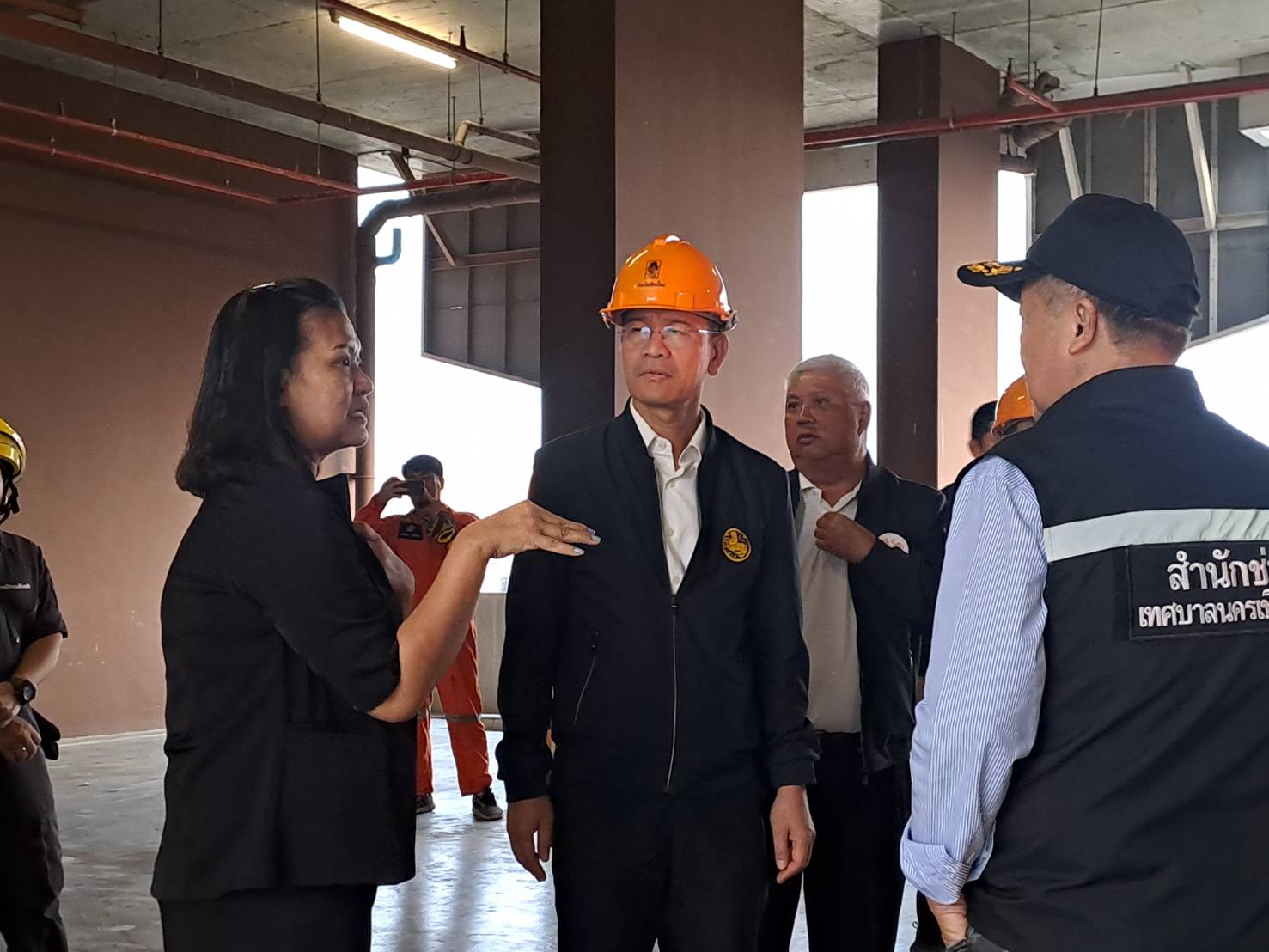 เชียงใหม่ สำรวจความเสียหายหลังเกิดแผ่นดินไหว พบอาคารสูงได้รับความเสียหาย 4 แห่ง สั่งปิดเข้า-ออกแล้ว 1 แห่ง พร้อมจัดตั้งศูนย์บัญชาการคอยเฝ้าติดตามสถานการณ์ตลอด 24 ชั่วโมง เชียงใหม่ สำรวจความเสียหายหลังเกิดแผ่นดินไหว พบอาคารสูงได้รับความเสียหาย 4 แห่ง สั่งปิดเข้า-ออกแล้ว 1 แห่ง พร้อมจัดตั้งศูนย์บัญชาการคอยเฝ้าติดตามสถานการณ์ตลอด 24 ชั่วโมง